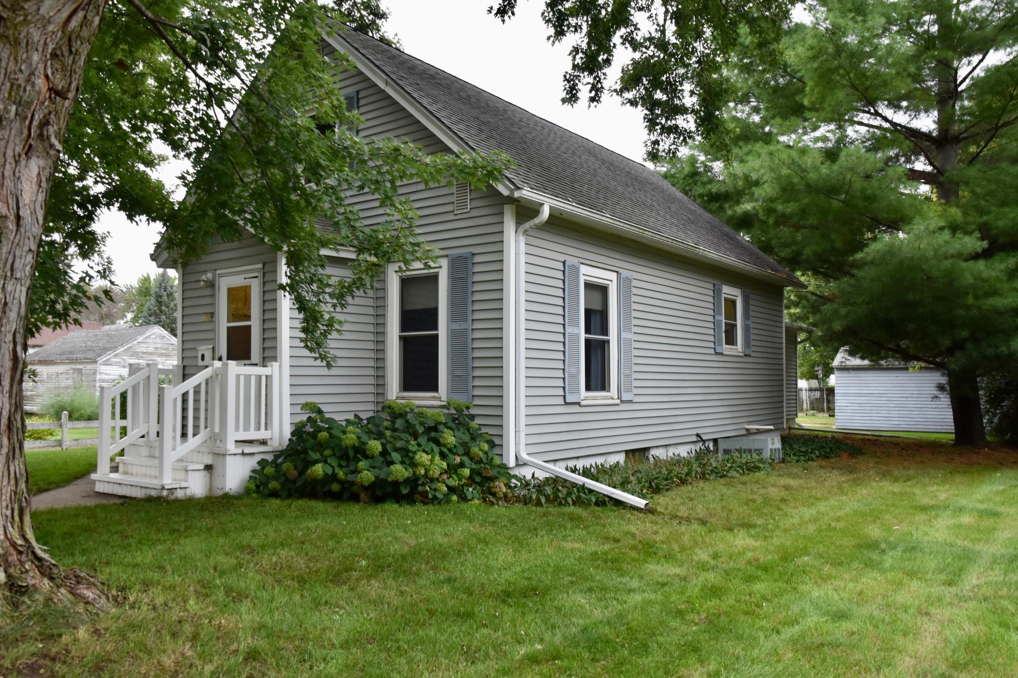 209 6th Avenue Property Photo 3