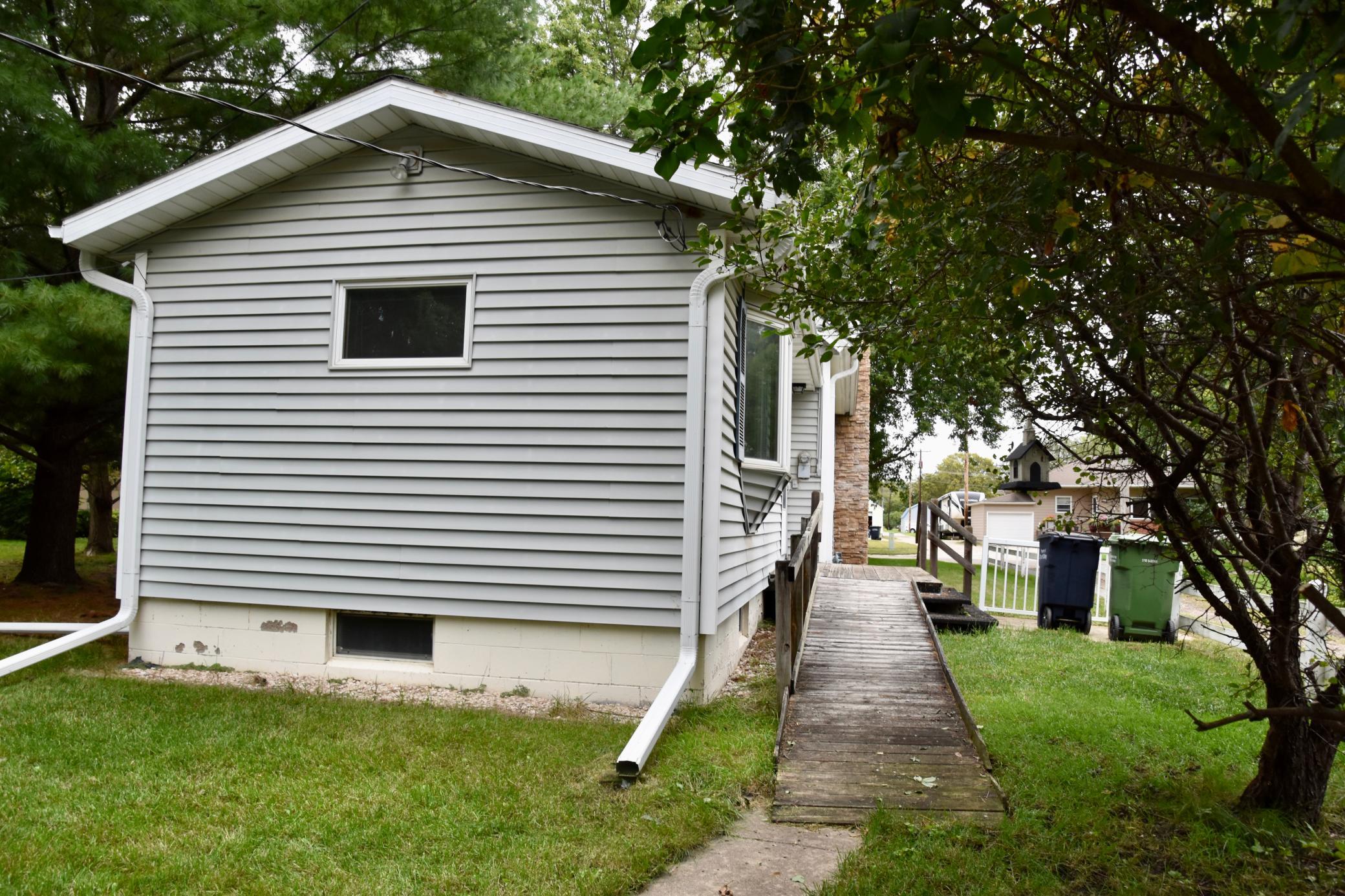 209 6th Avenue Property Photo 5