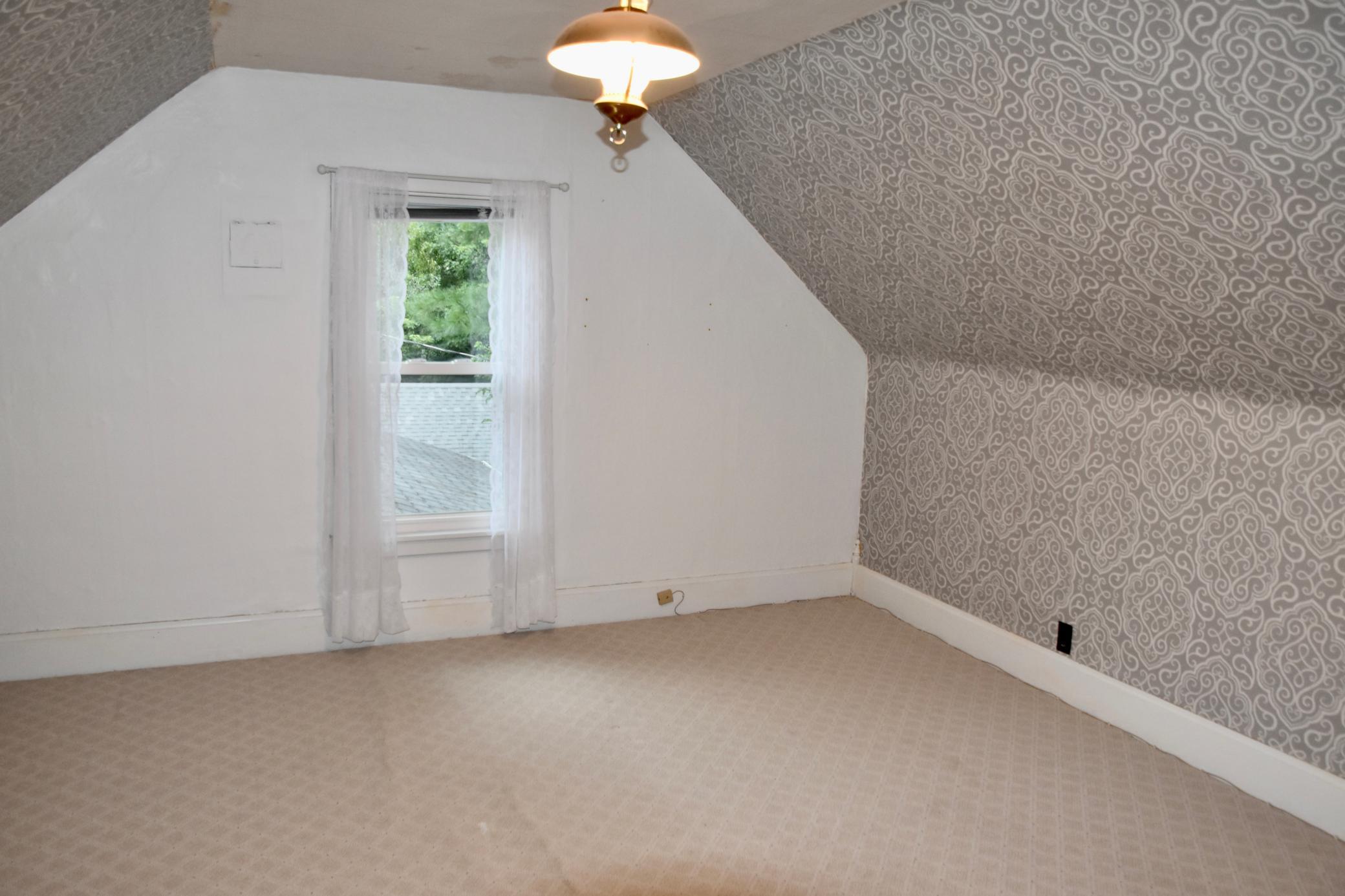 209 6th Avenue Property Photo 21