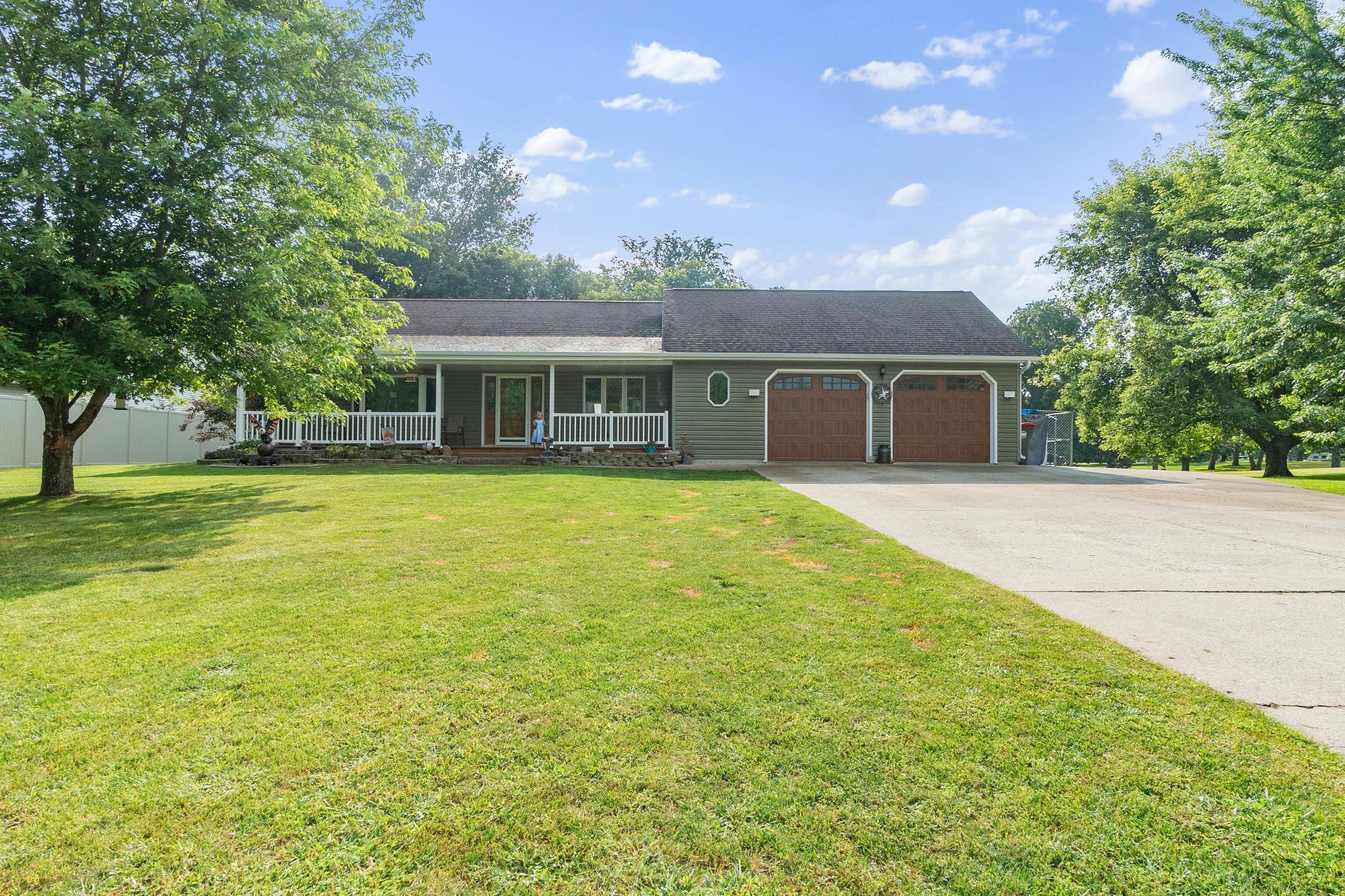 901 Geneva Drive Property Photo 1
