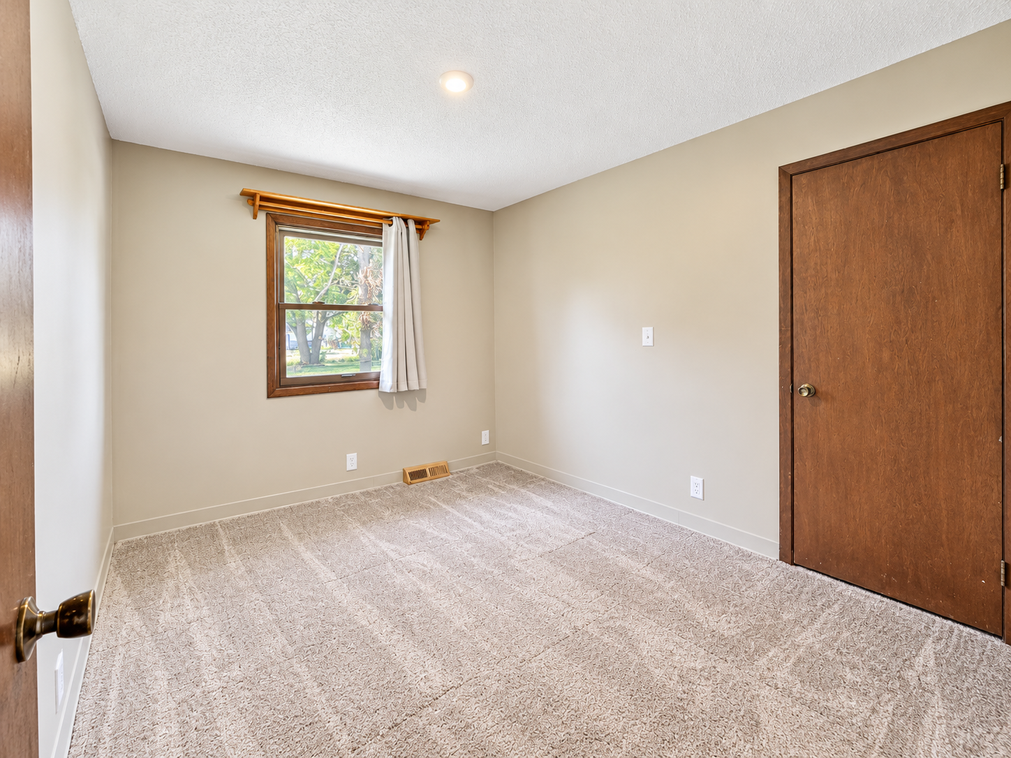 520 Smith Street Property Photo 8