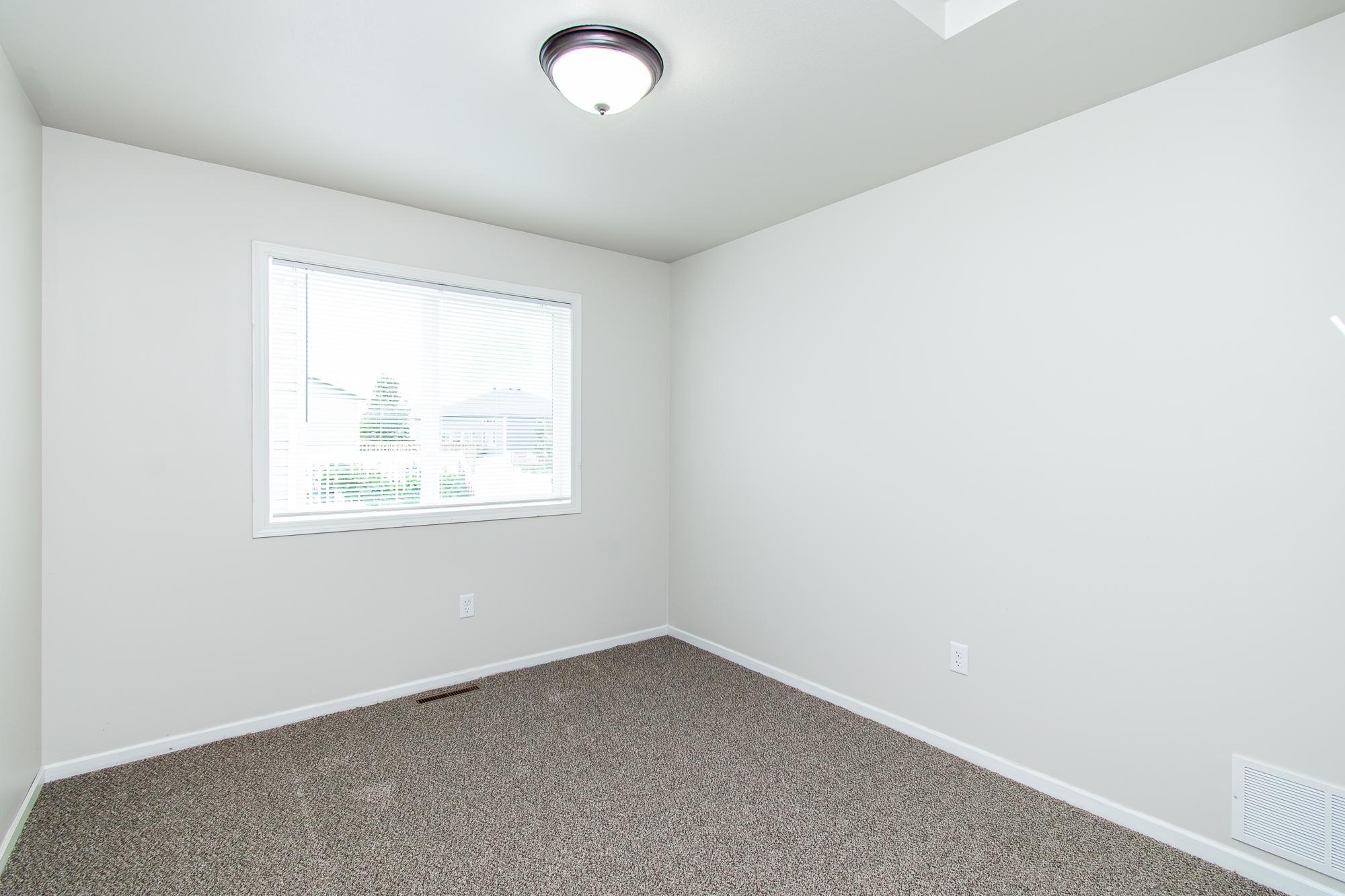 5913 58th Avenue S Property Photo 22