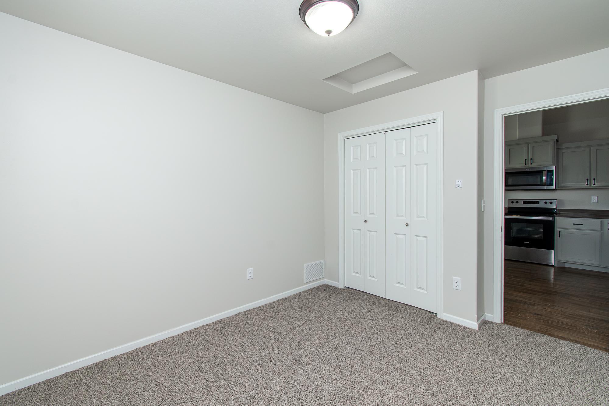 5913 58th Avenue S Property Photo 23