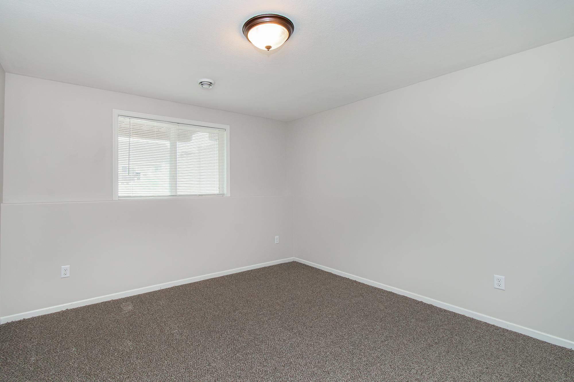 5913 58th Avenue S Property Photo 31