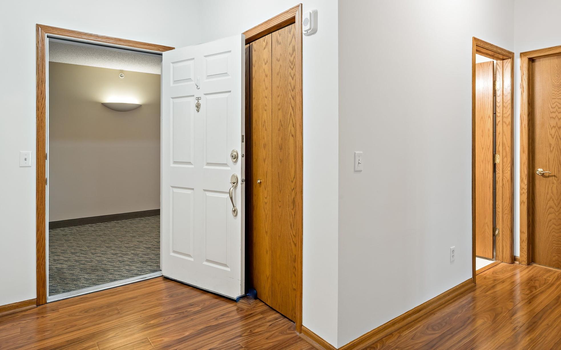 5985 Rowland Road 308 Property Photo 6