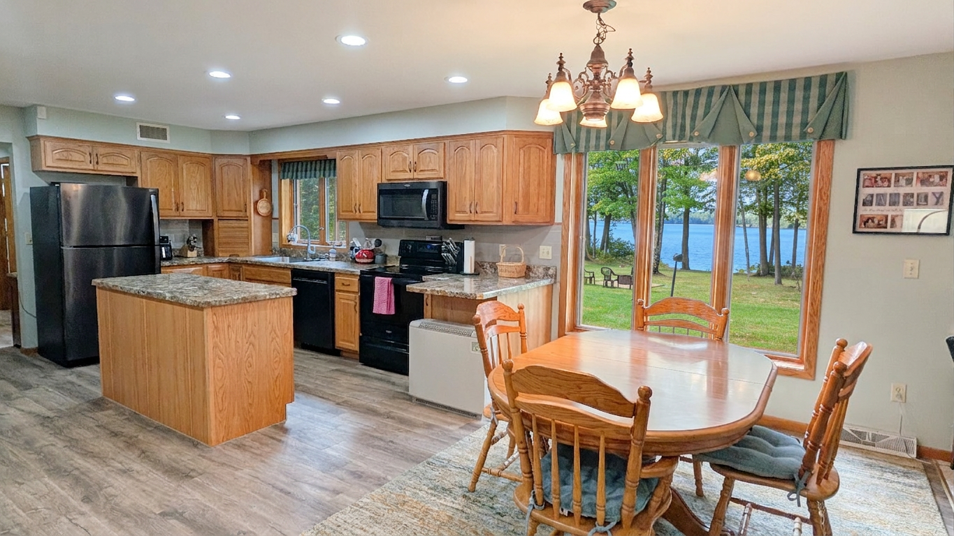 7723 Sunset Trail Property Photo 3