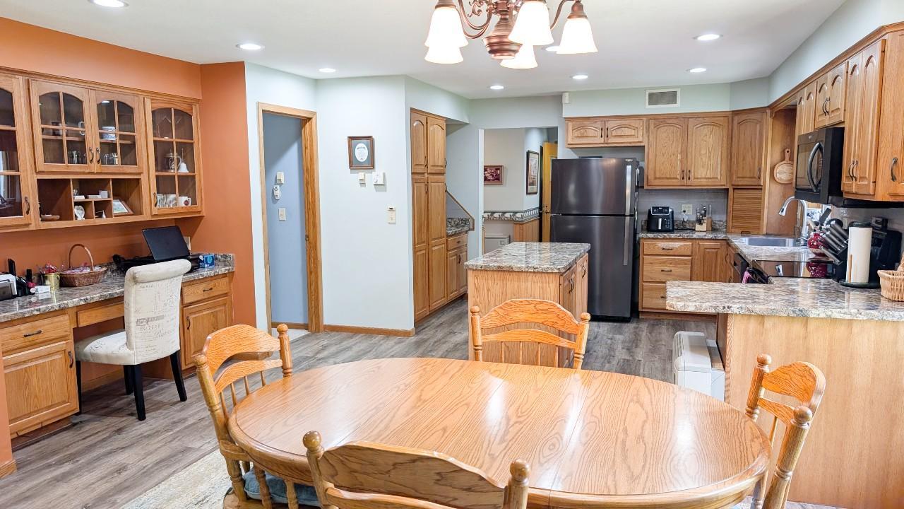7723 Sunset Trail Property Photo 6