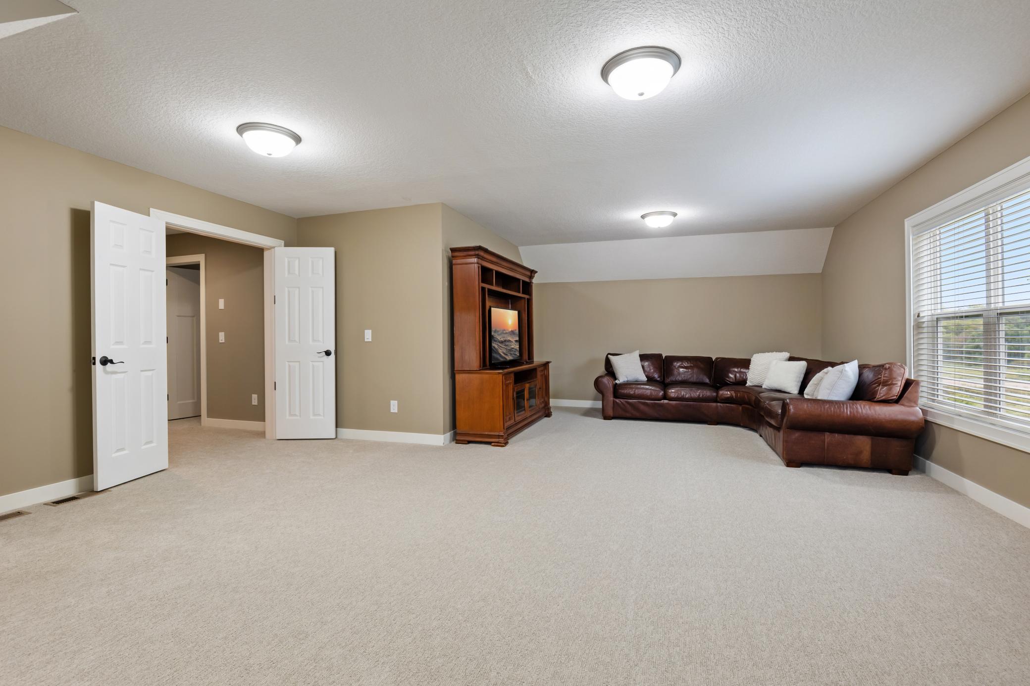 9060 Degler Circle Property Photo 20