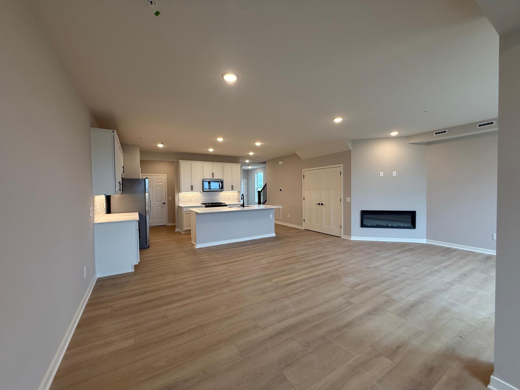 14920 Avondale View Property Photo 2