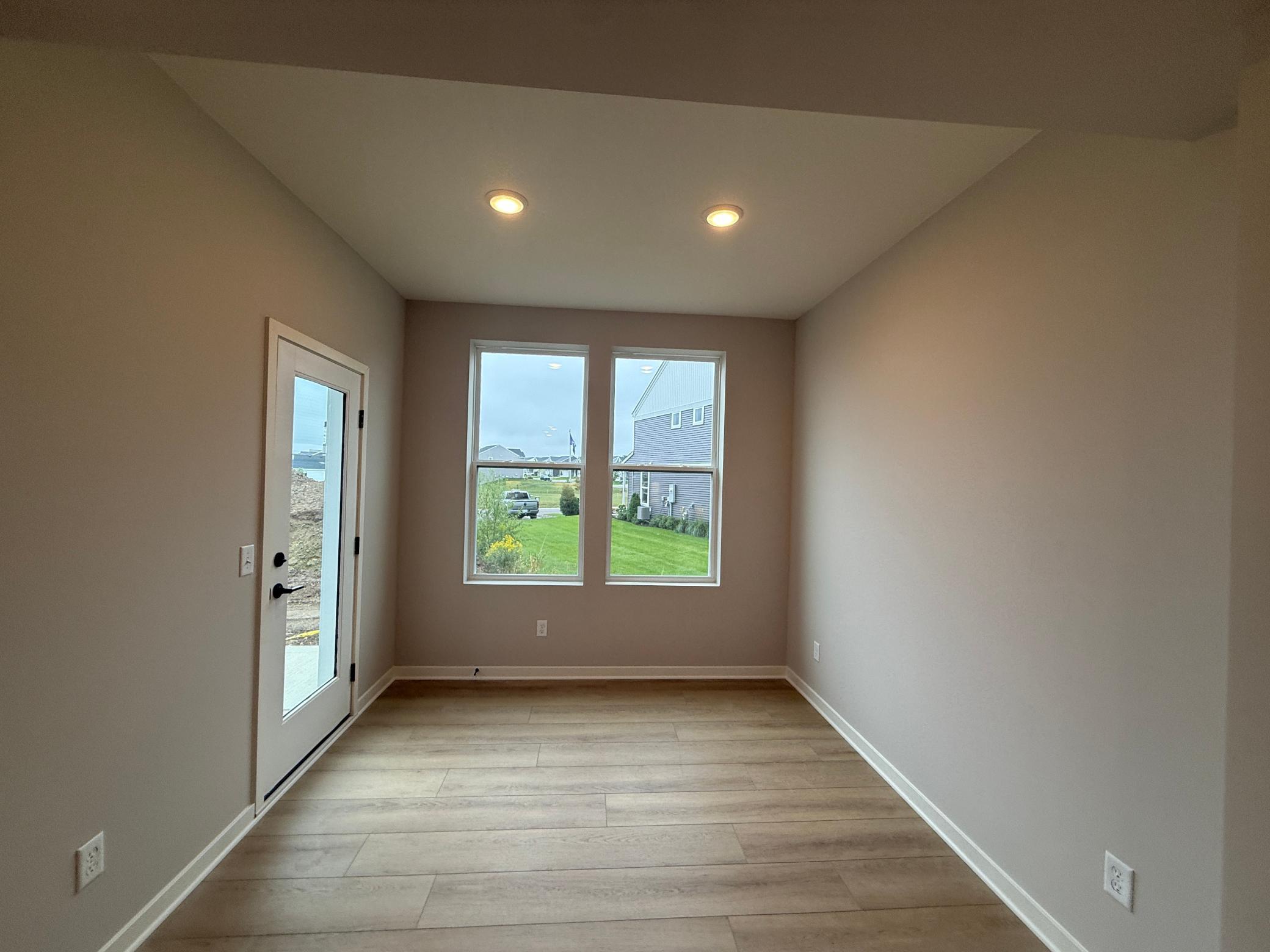14920 Avondale View Property Photo 5