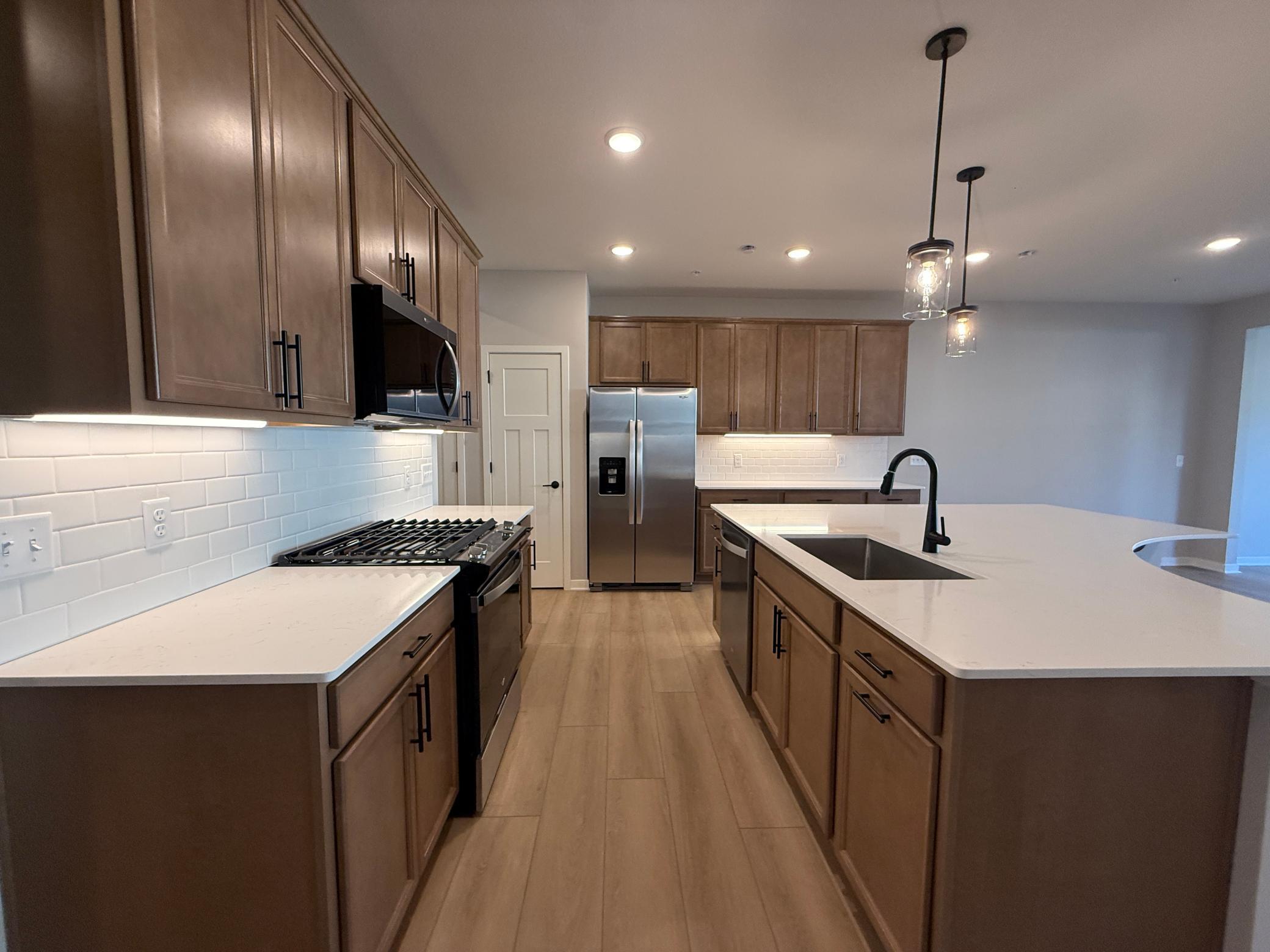 14932 Avondale View Property Photo 6
