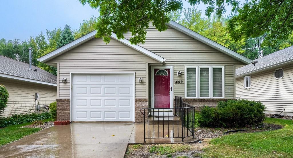 402 Lady Slipper Avenue NE