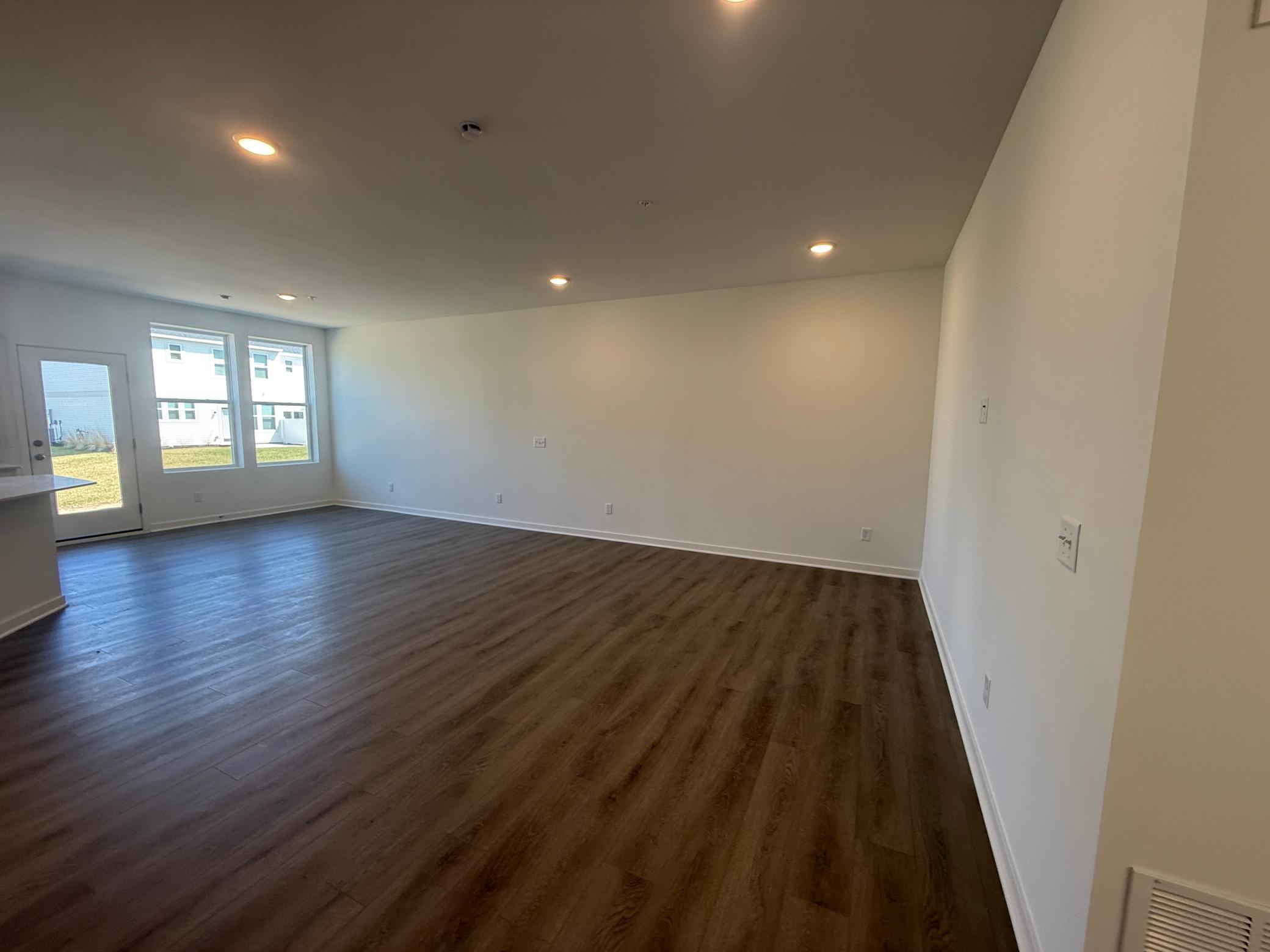 14928 Avondale View Property Photo 7