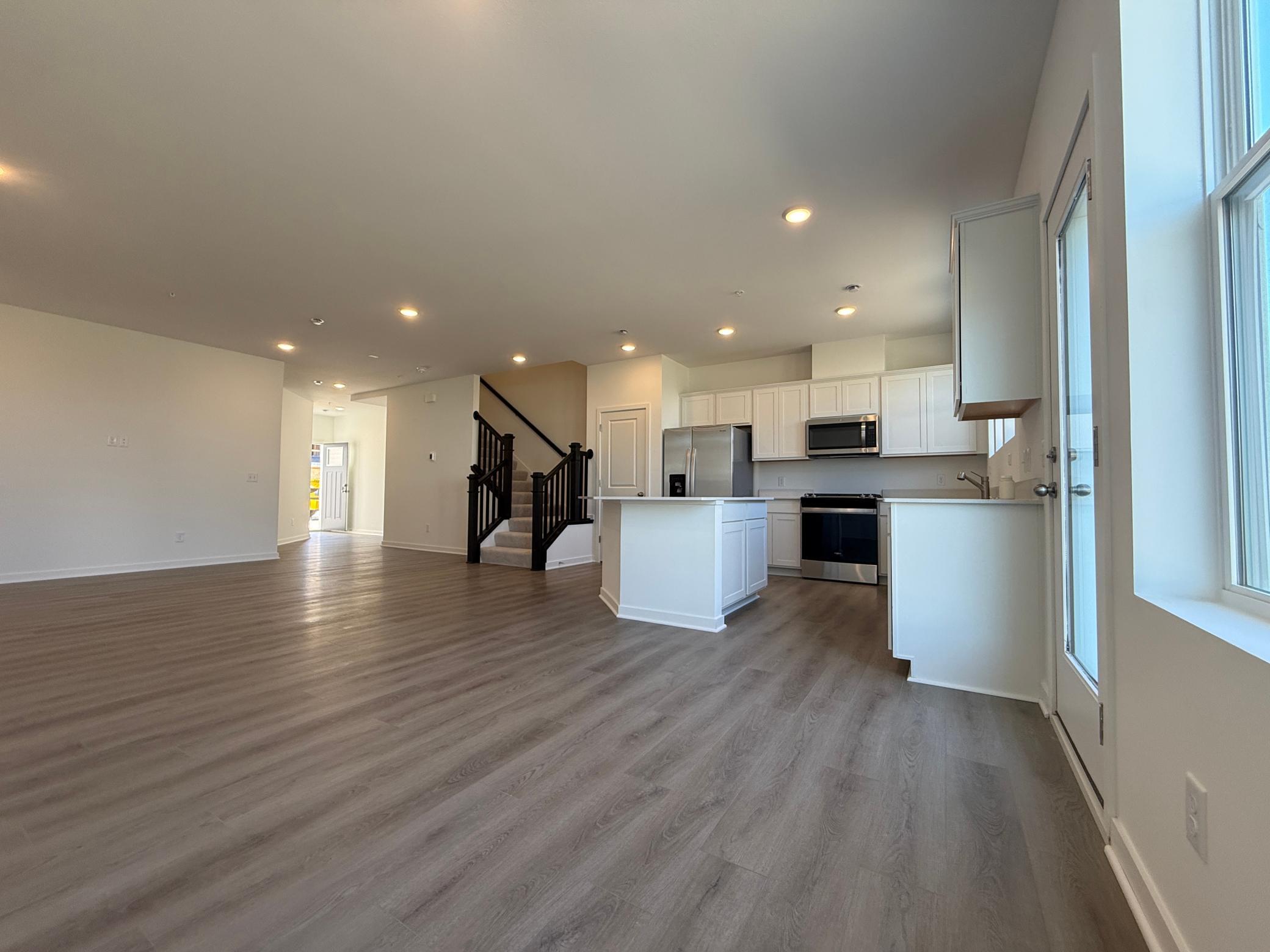 14928 Avondale View Property Photo 8
