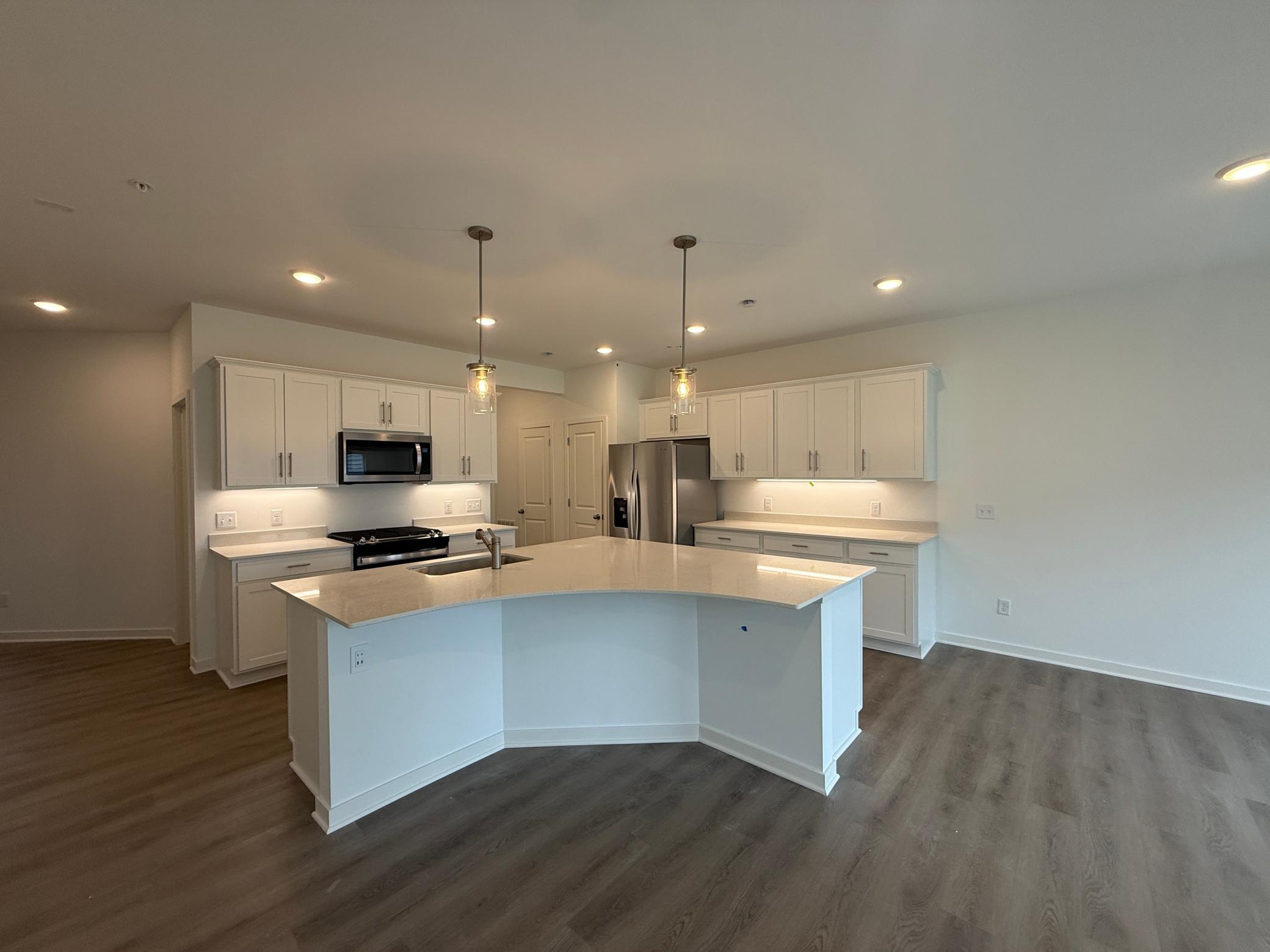 14924 Avondale View Property Photo 3