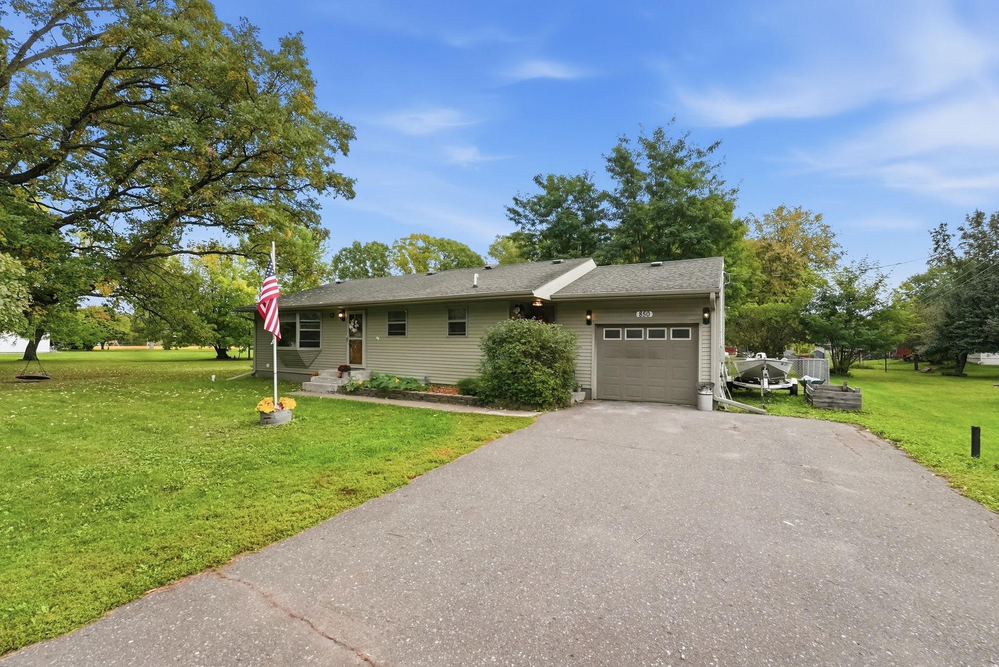 850 S Alger Avenue Property Photo 6