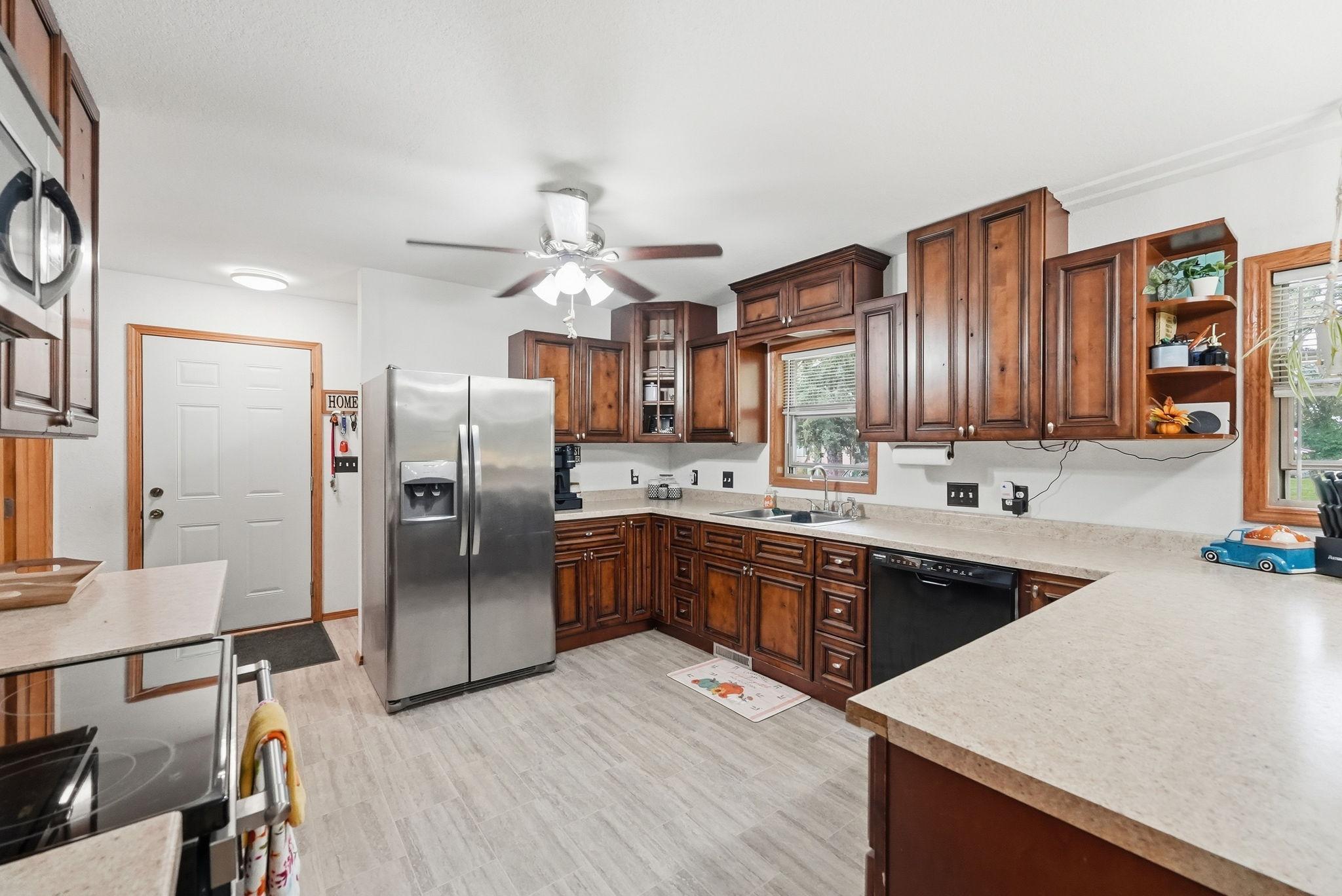 850 S Alger Avenue Property Photo 19