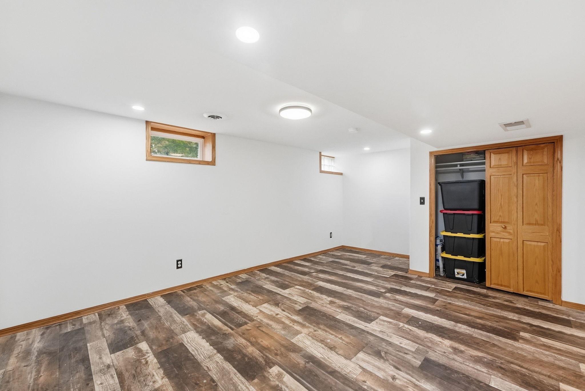 850 S Alger Avenue Property Photo 35