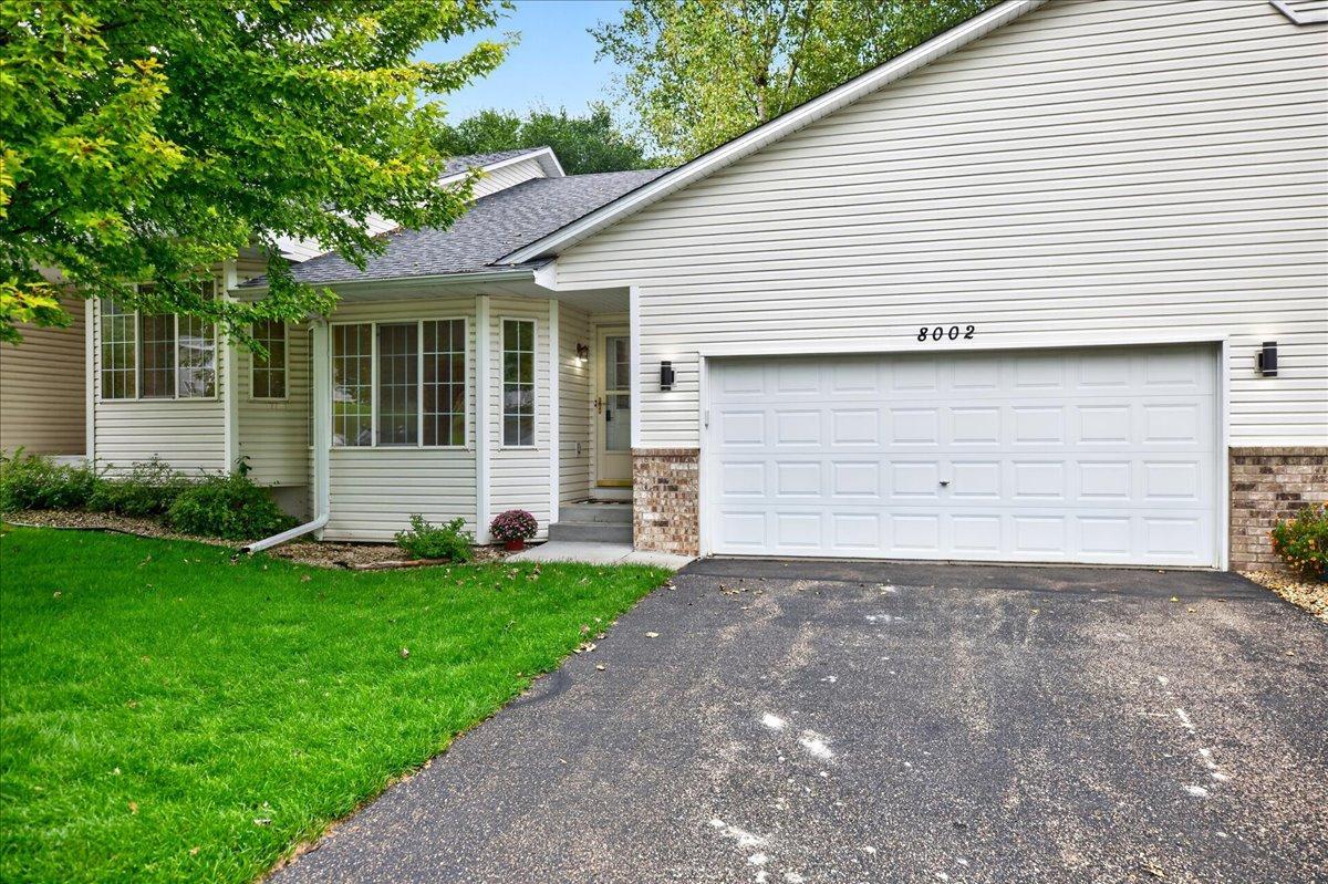 8002 Marsh Run Court Property Photo 2