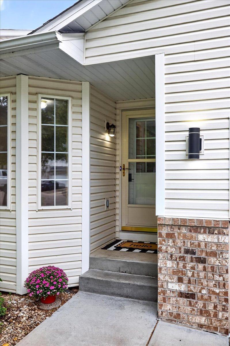 8002 Marsh Run Court Property Photo 3