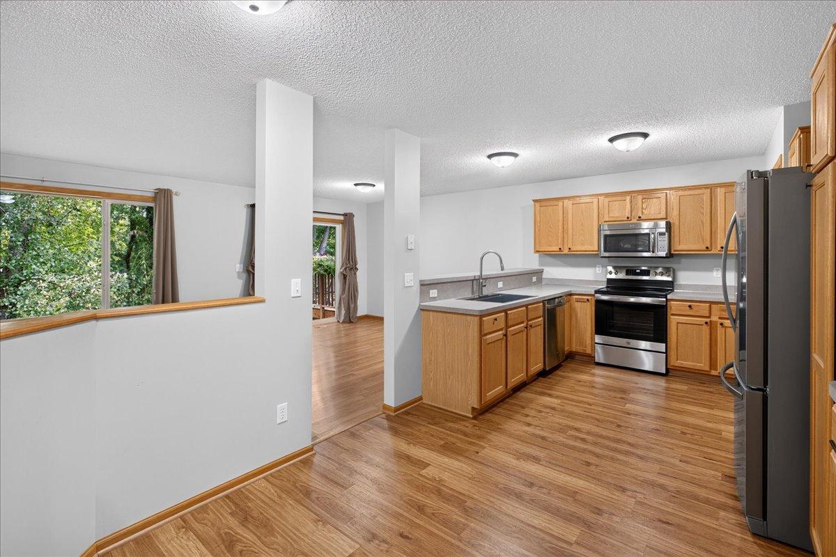 8002 Marsh Run Court Property Photo 12