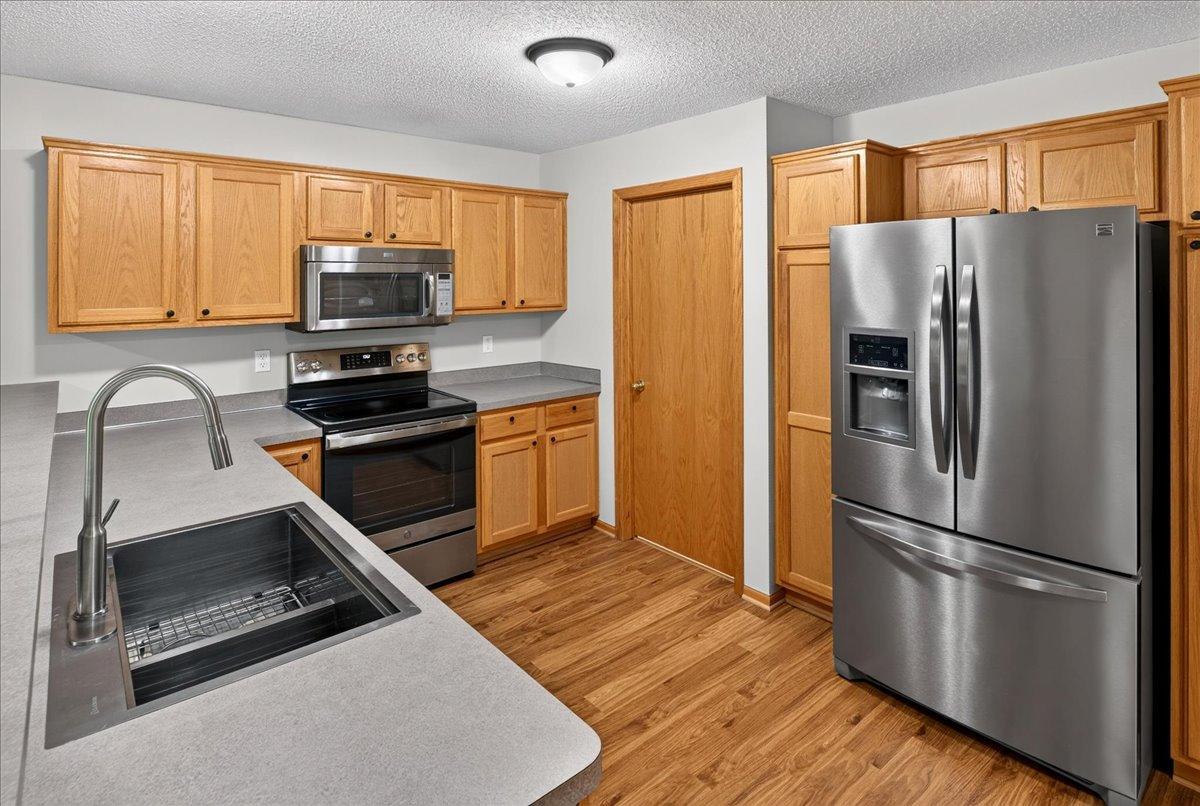 8002 Marsh Run Court Property Photo 15