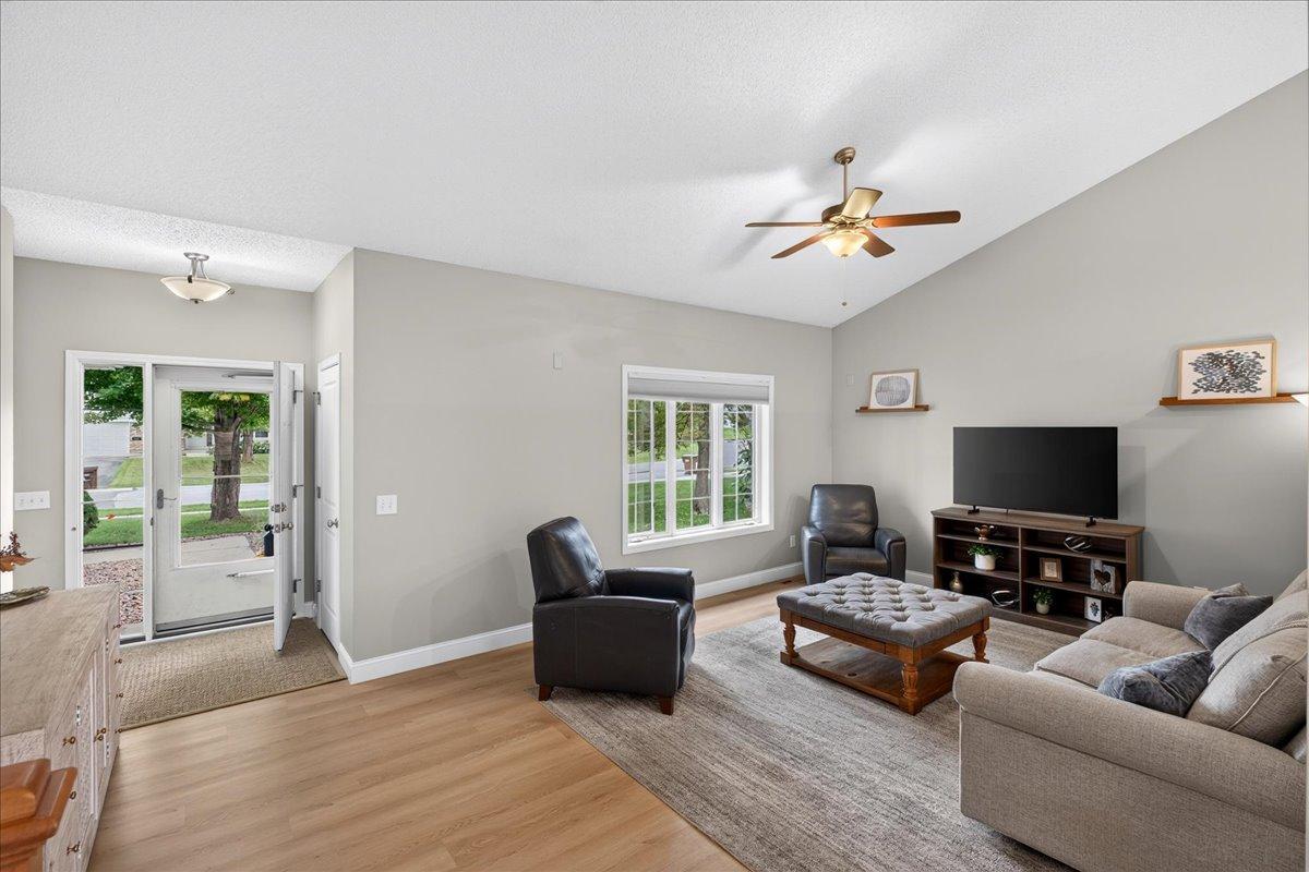 137 6th Street Sw Property Photo 10