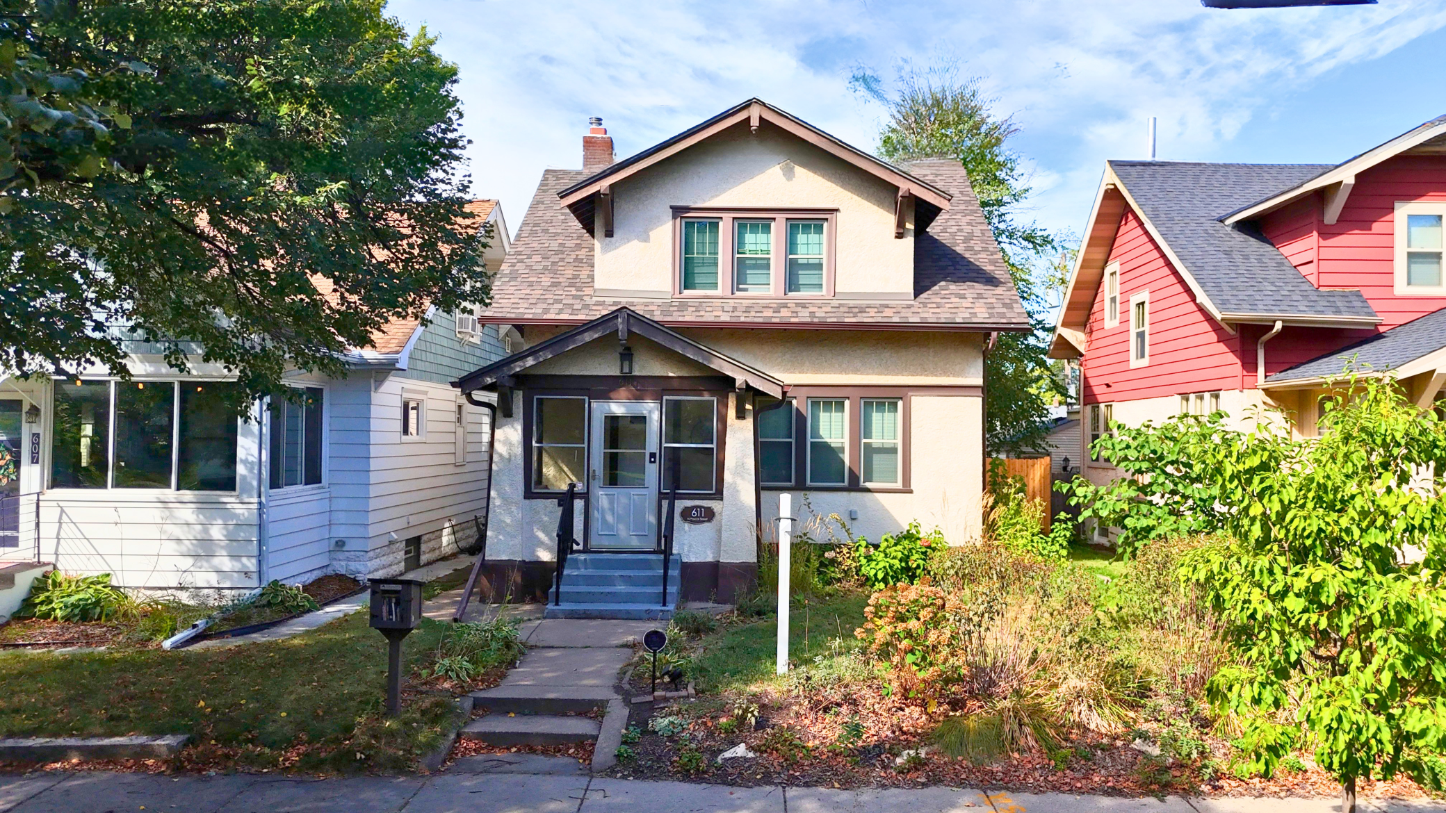 611 Pascal Street N Property Photo 1