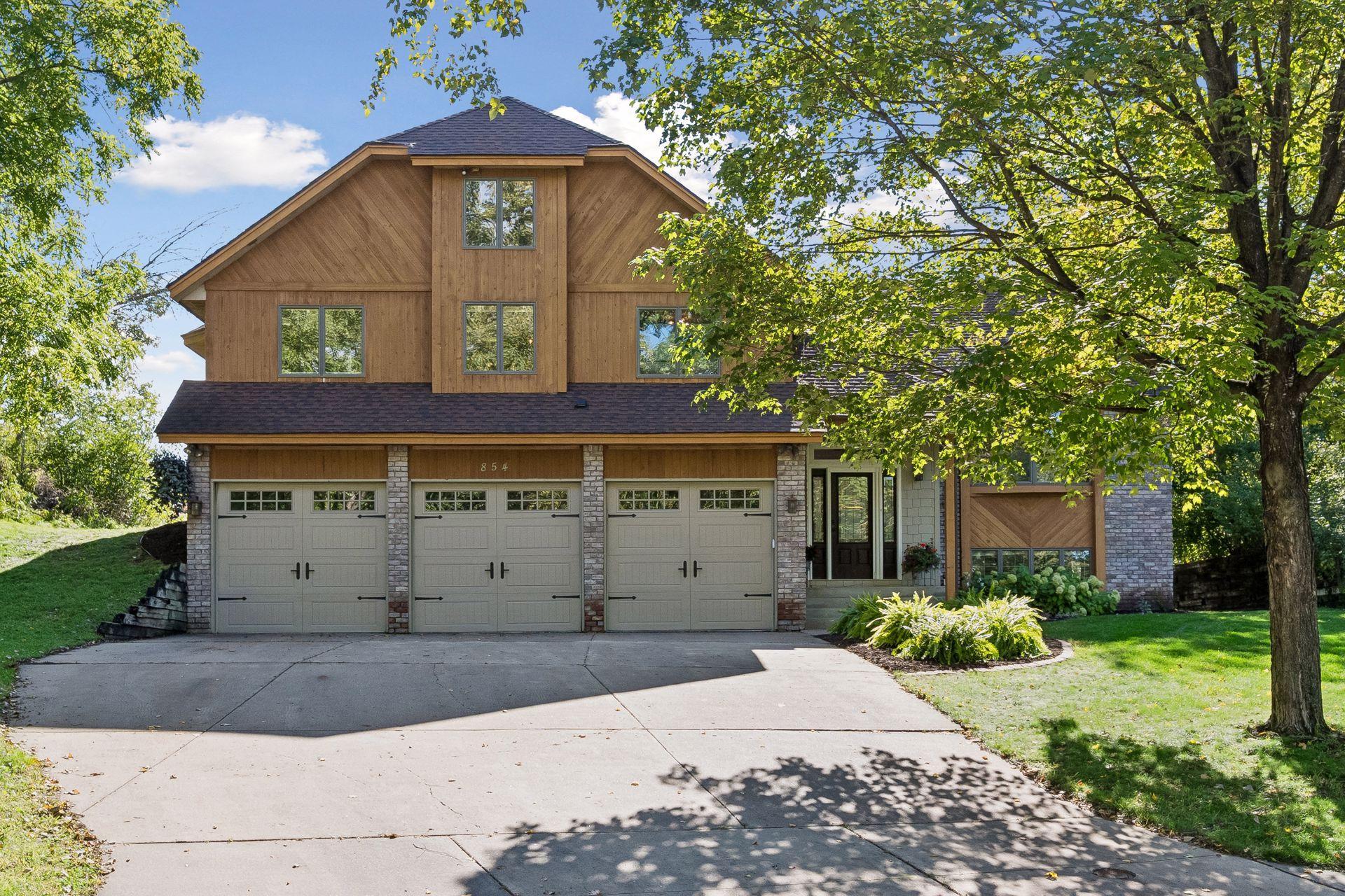 854 Palm Court Property Photo 4