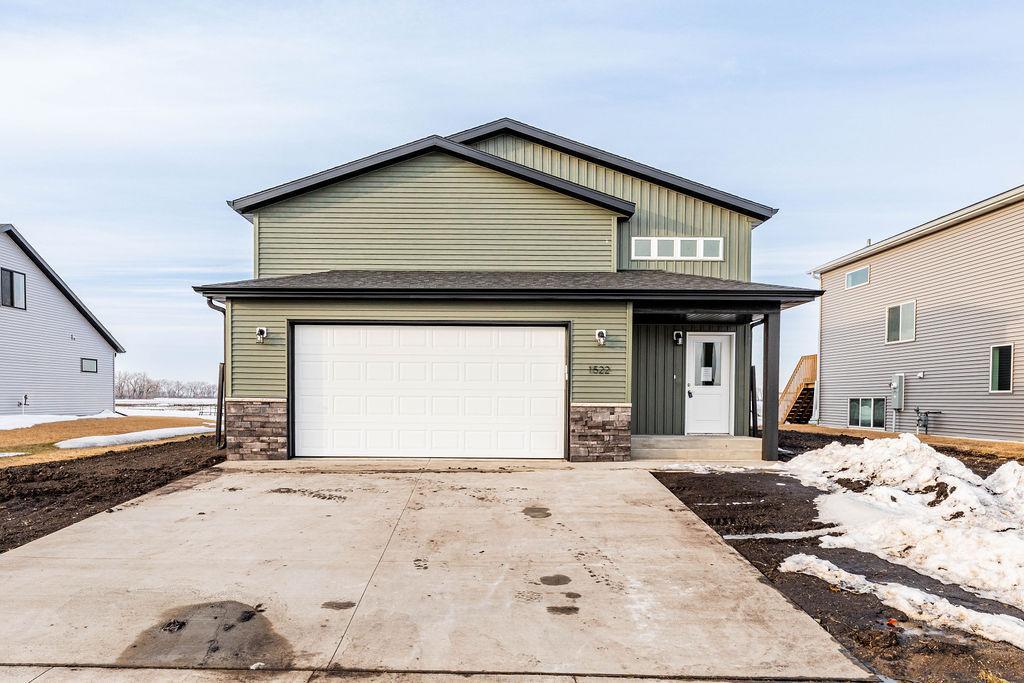 1519 Keystone Circle NE Property Photo 1