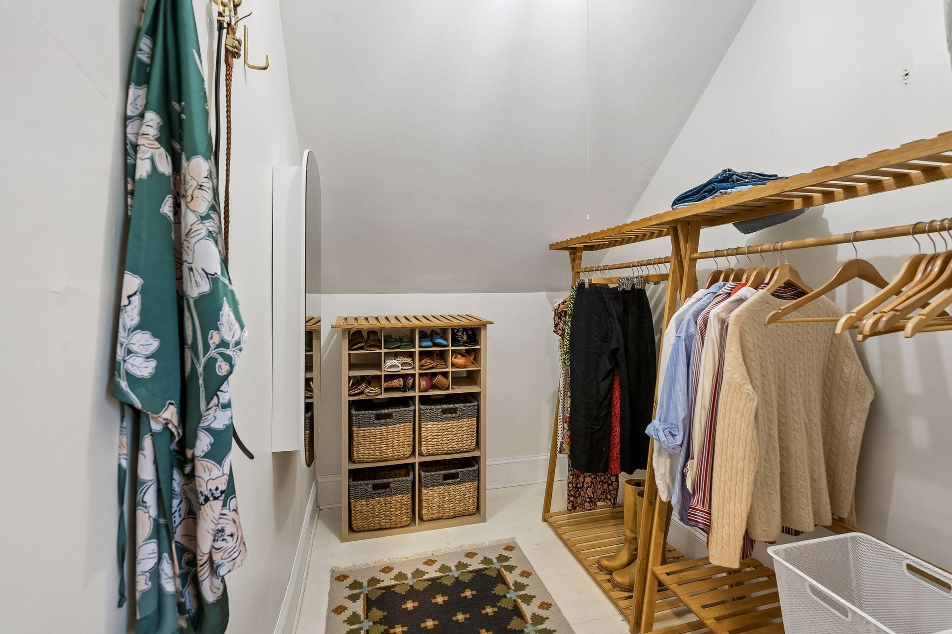 2121 E 22nd Street Property Photo 38