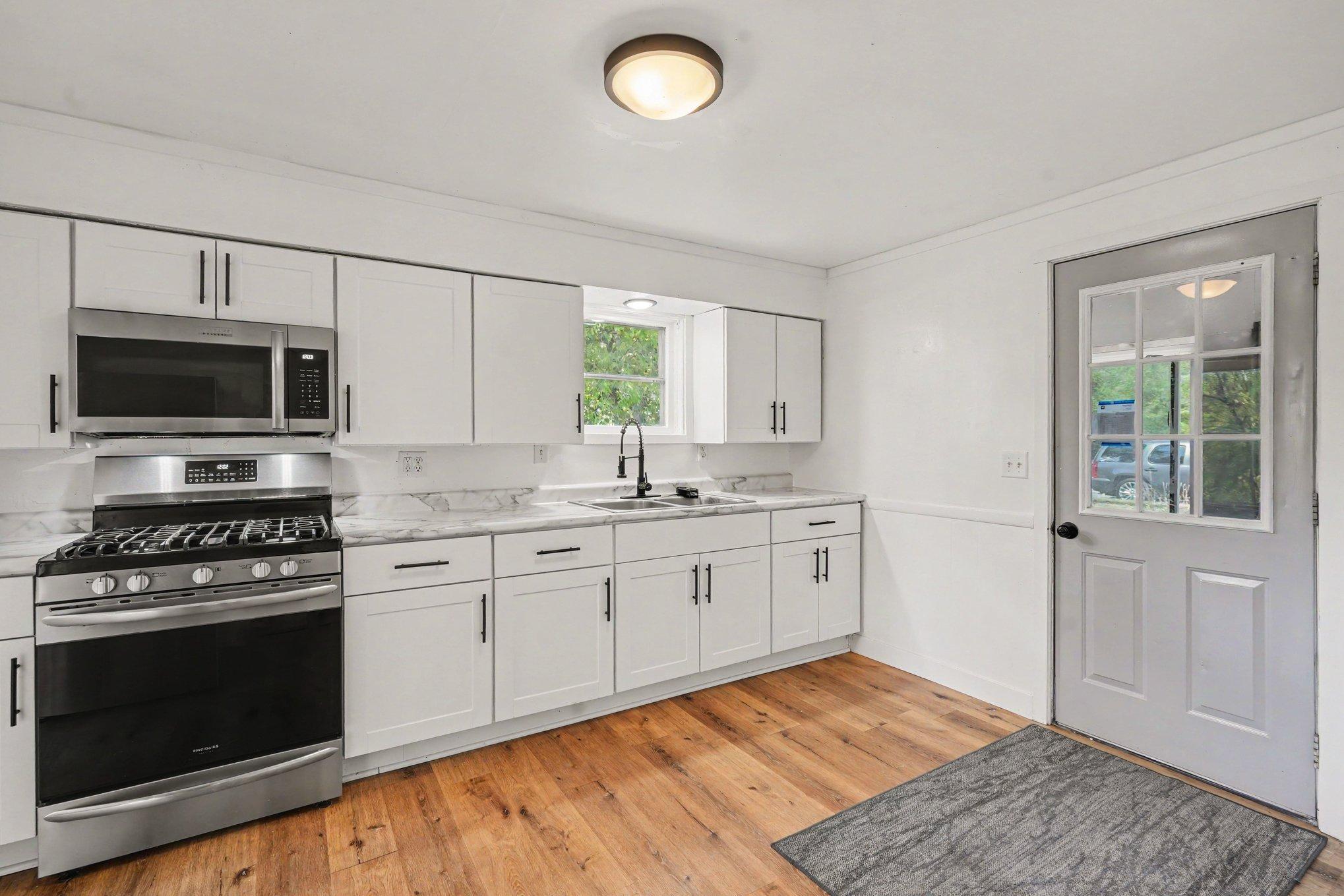 1170 Stoughton Avenue Property Photo 7