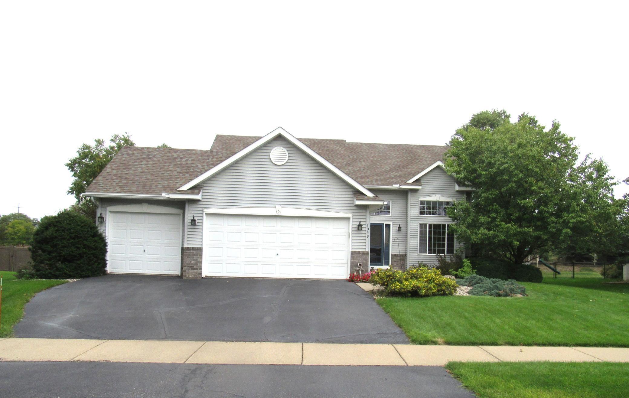 7059 Sussex Lane Property Photo 2