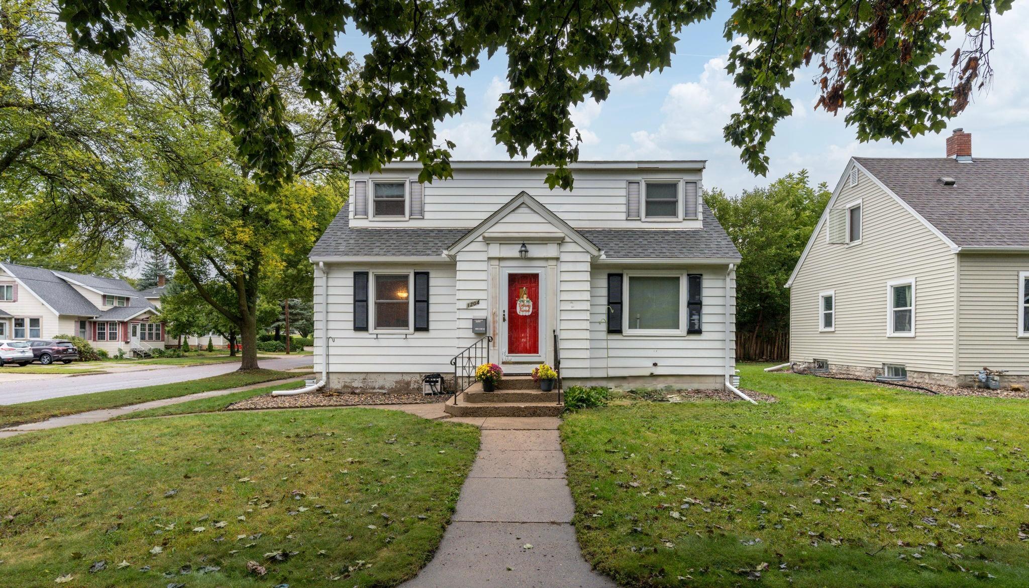 1204 N 4th Street Property Photo 1