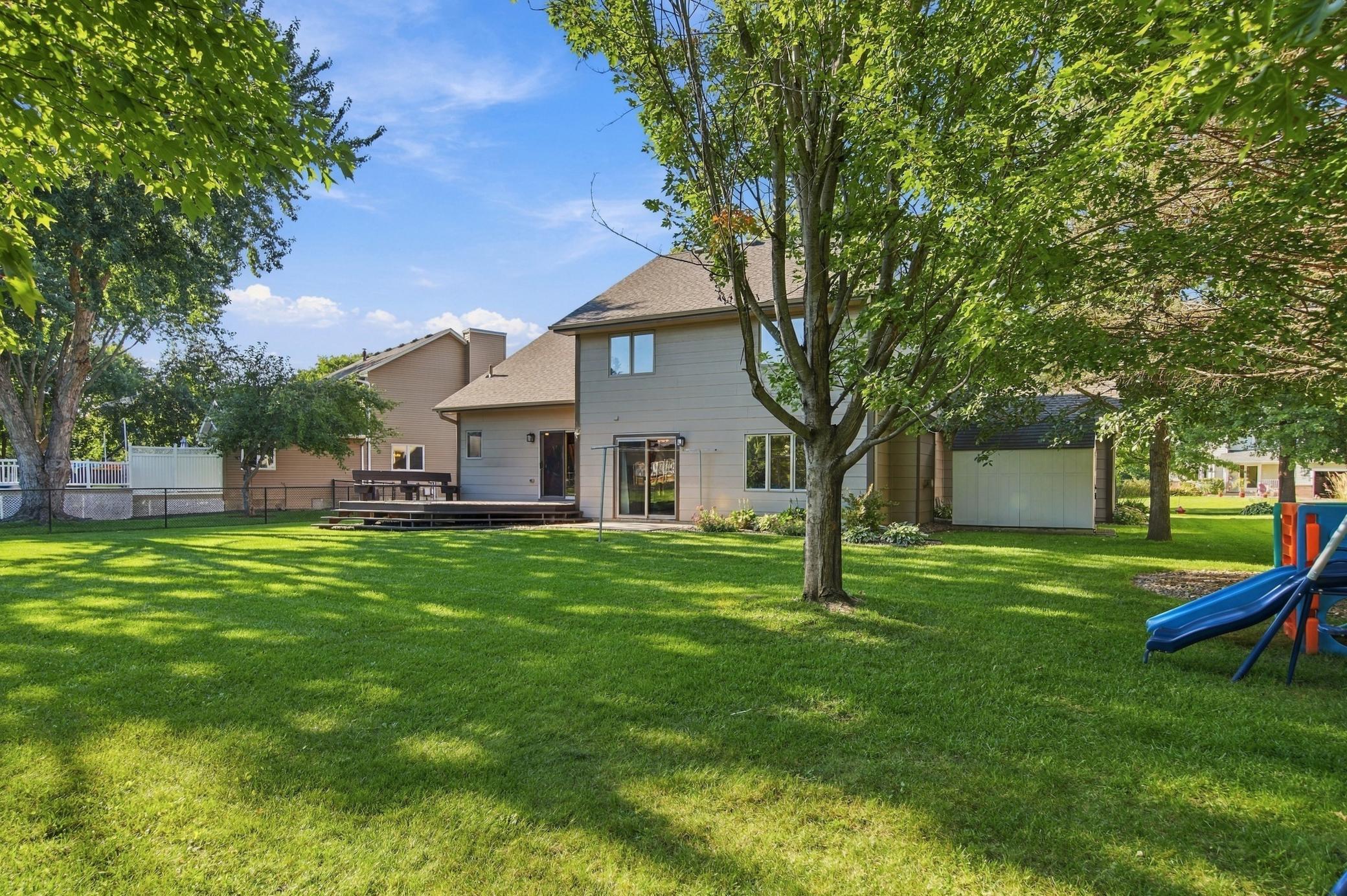 490 Hawthorn Road Property Photo