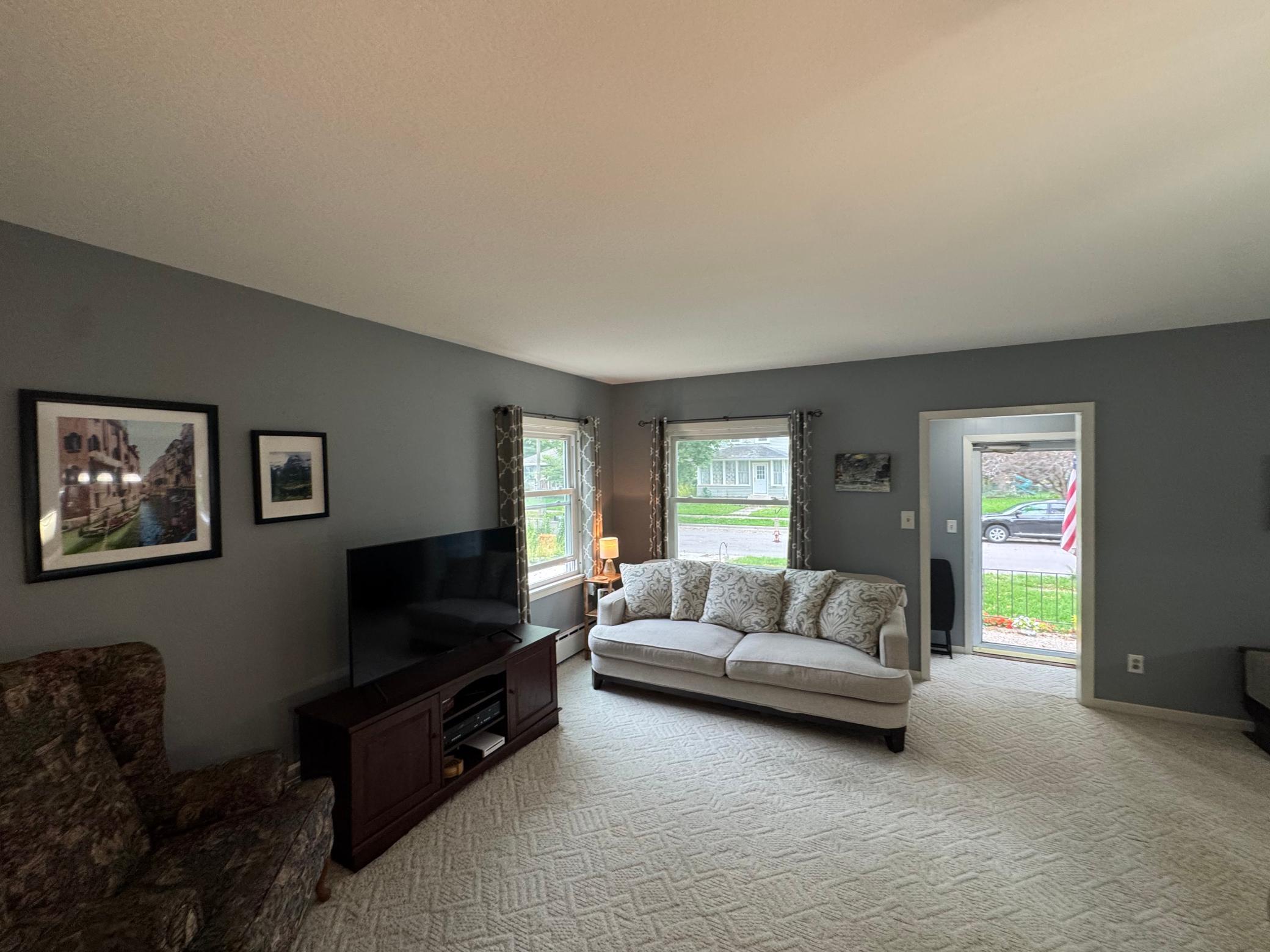 725 3rd Street Se Property Photo 13