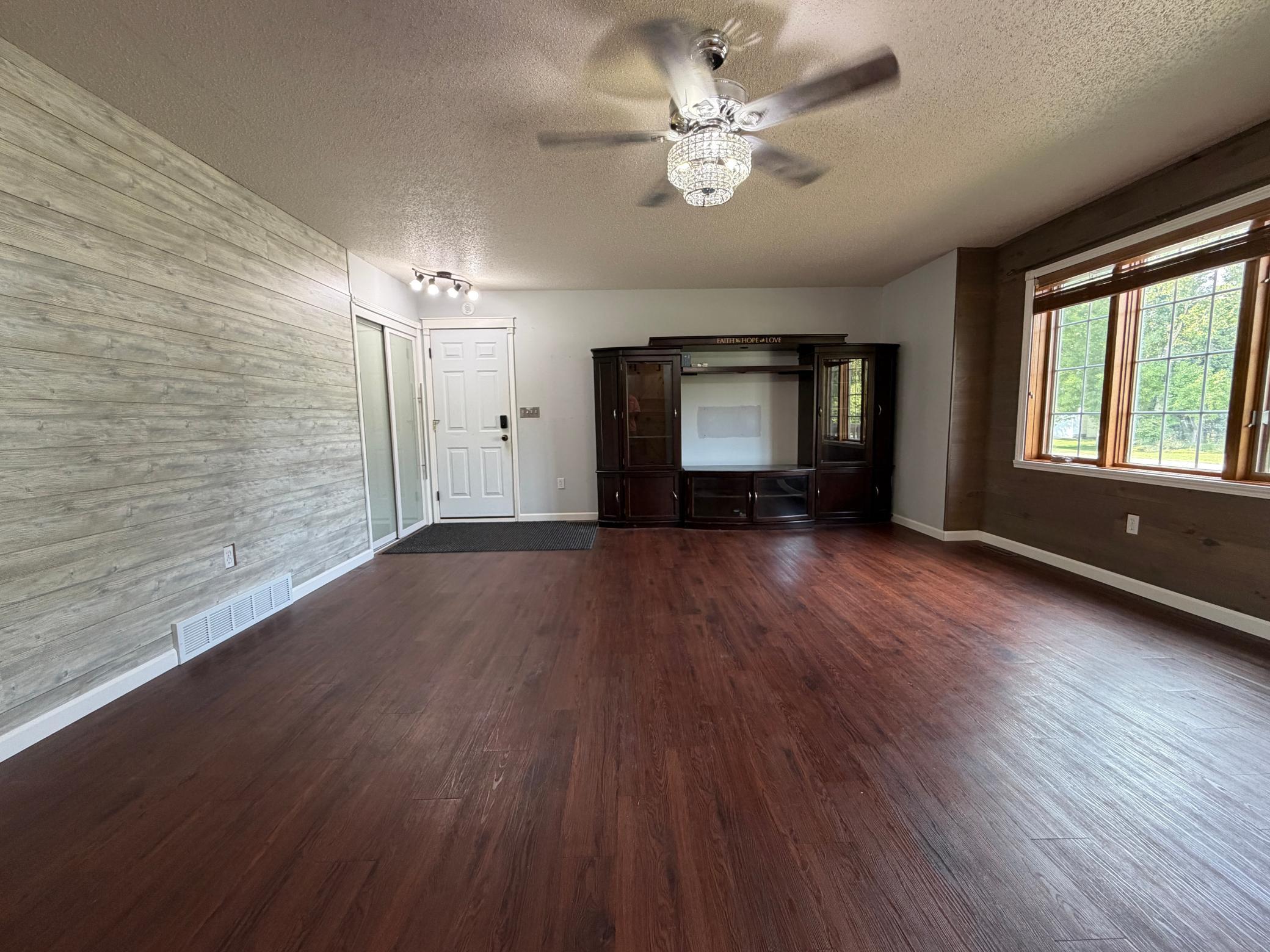 604 10th Avenue Se Property Photo 13