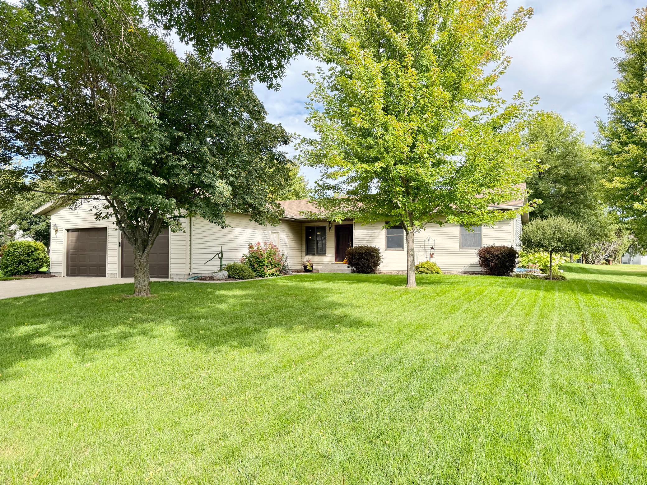 2201 Ridgewood Drive Property Photo 1