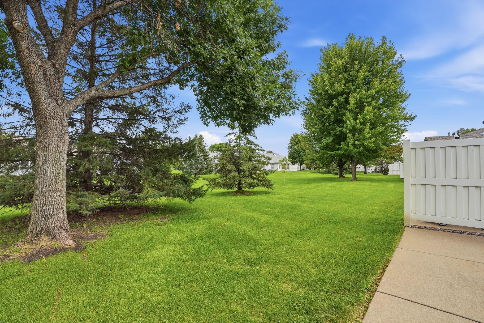 7966 Pinnacle Avenue Ne Property Photo 7