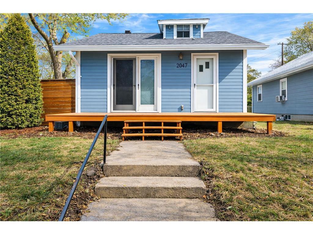 2047 Nokomis Avenue Property Photo 1