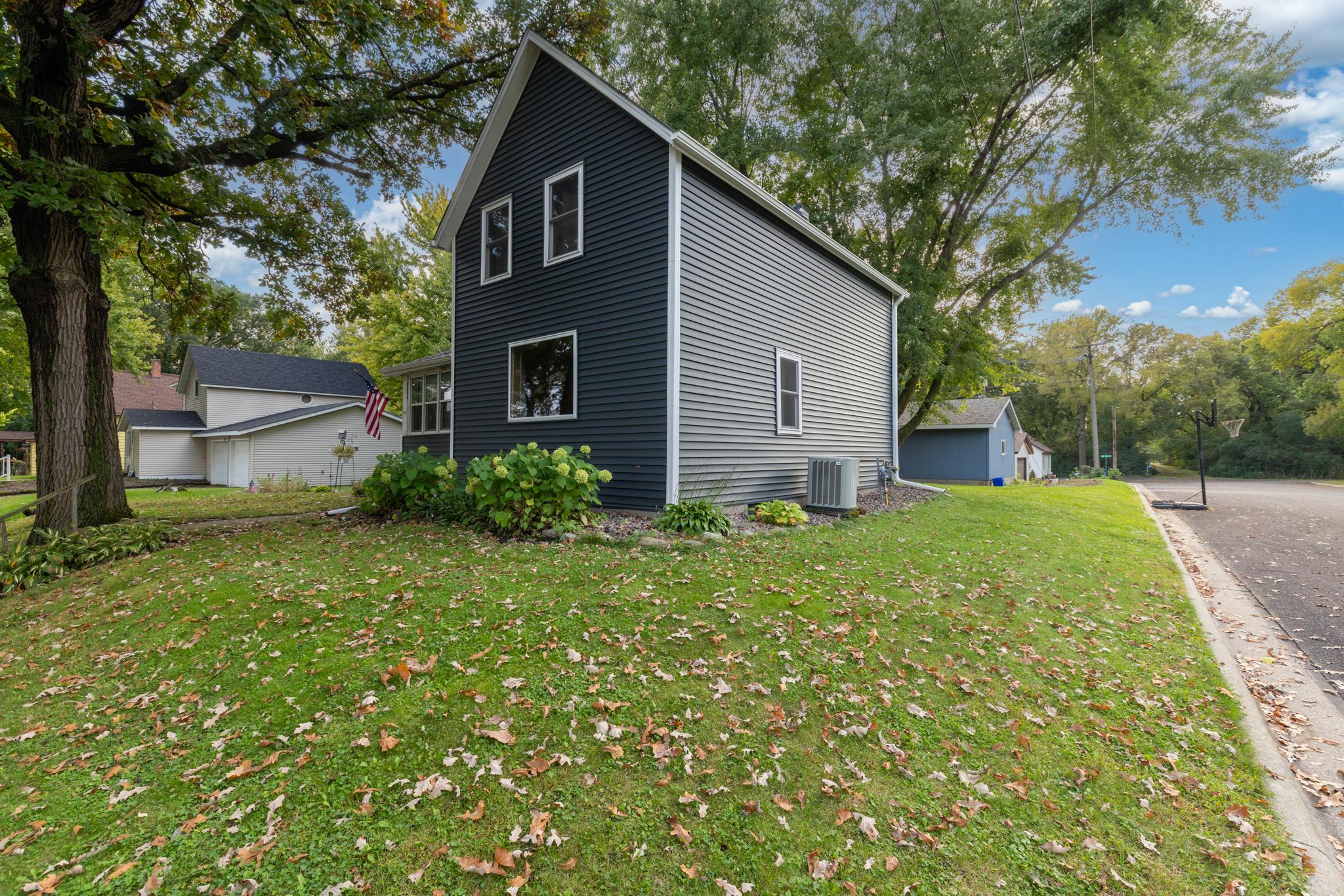 316 2nd Avenue N Property Photo 3