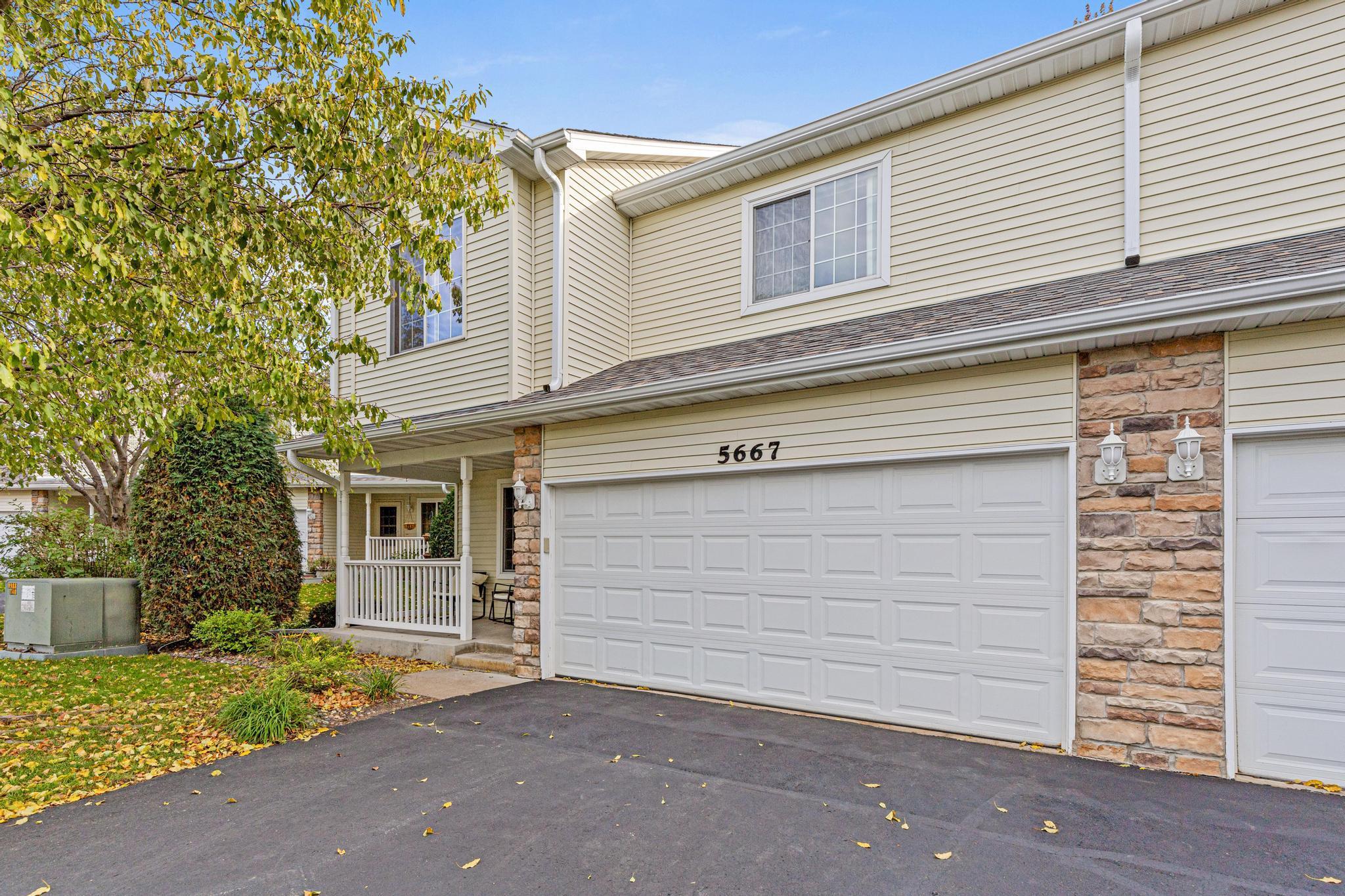 5667 138th Street N Property Photo 1