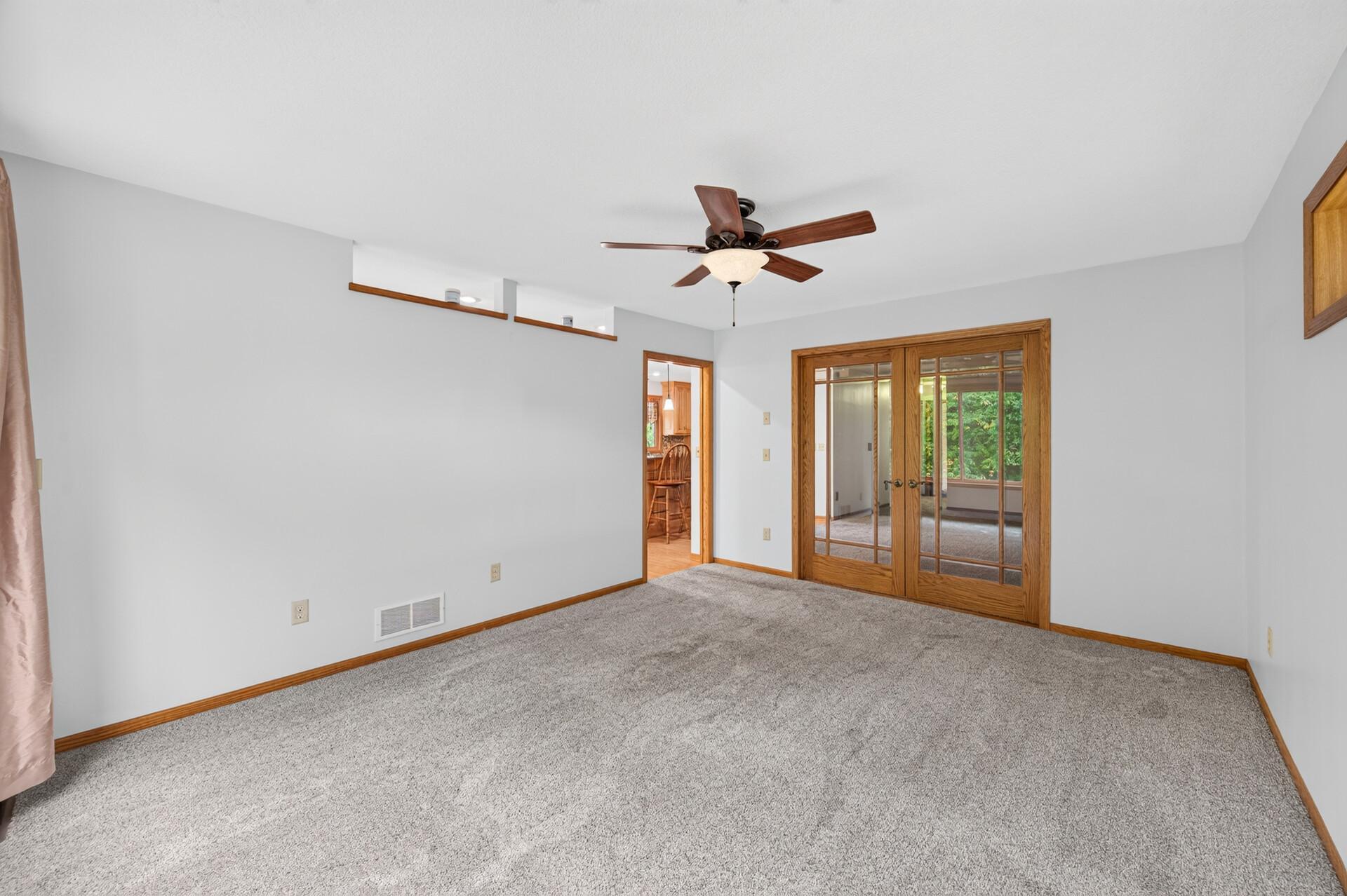 22811 Unser Street Ne Property Photo 10