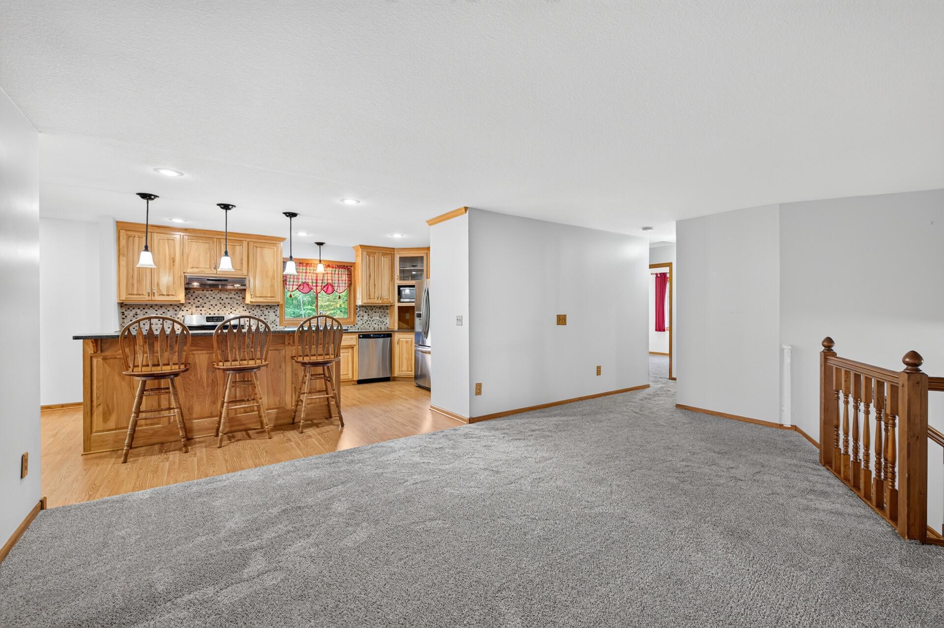 22811 Unser Street Ne Property Photo 12