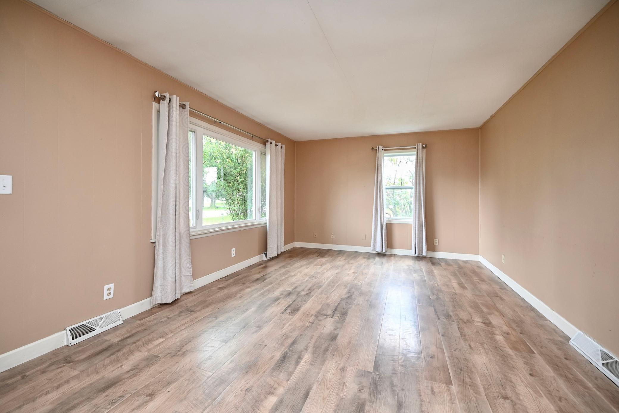 307 Michaels Street Property Photo 3