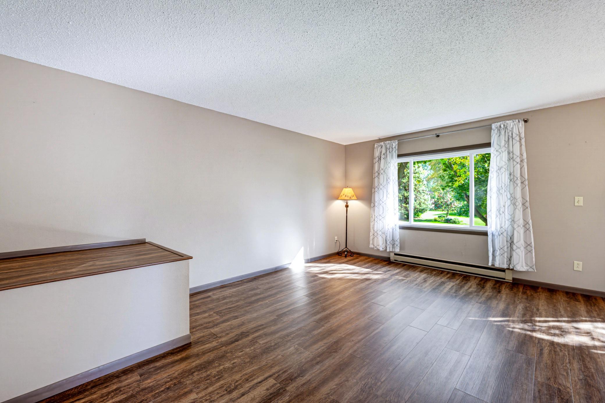 115 E Nelson Street Property Photo 6