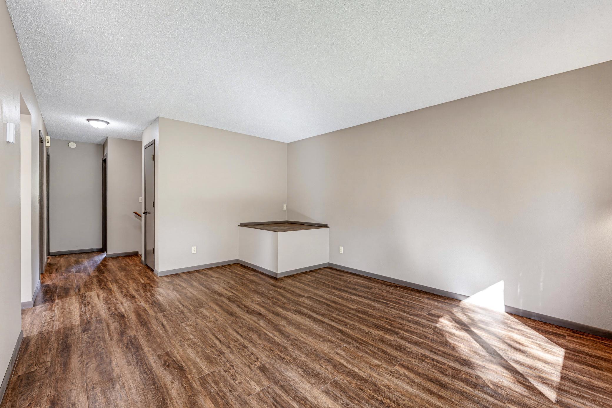 115 E Nelson Street Property Photo 7