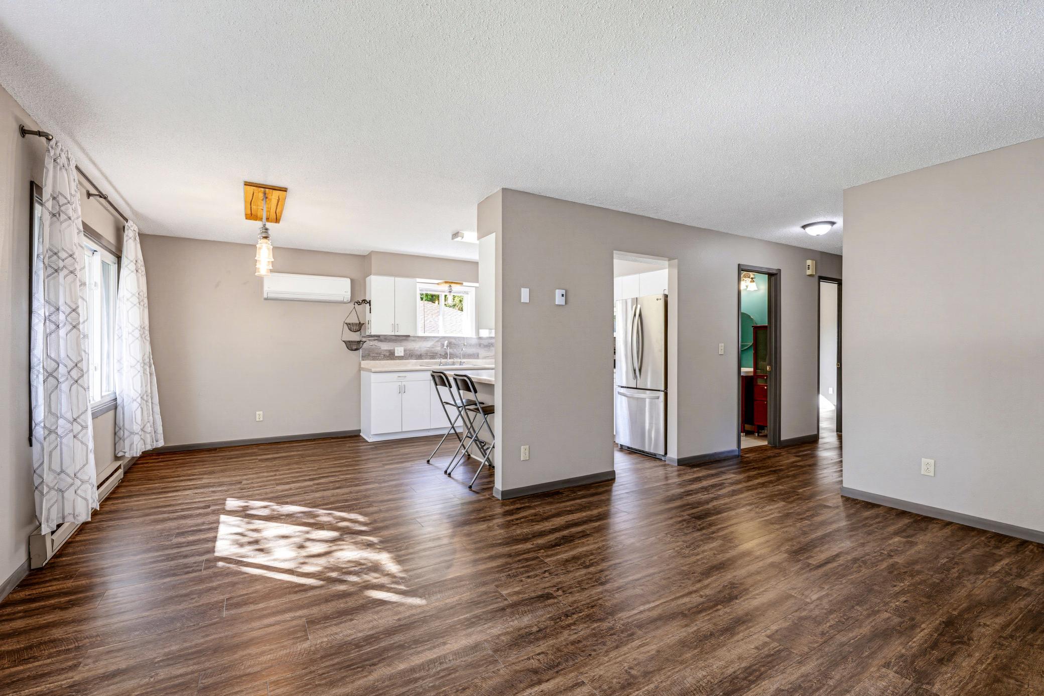 115 E Nelson Street Property Photo 8
