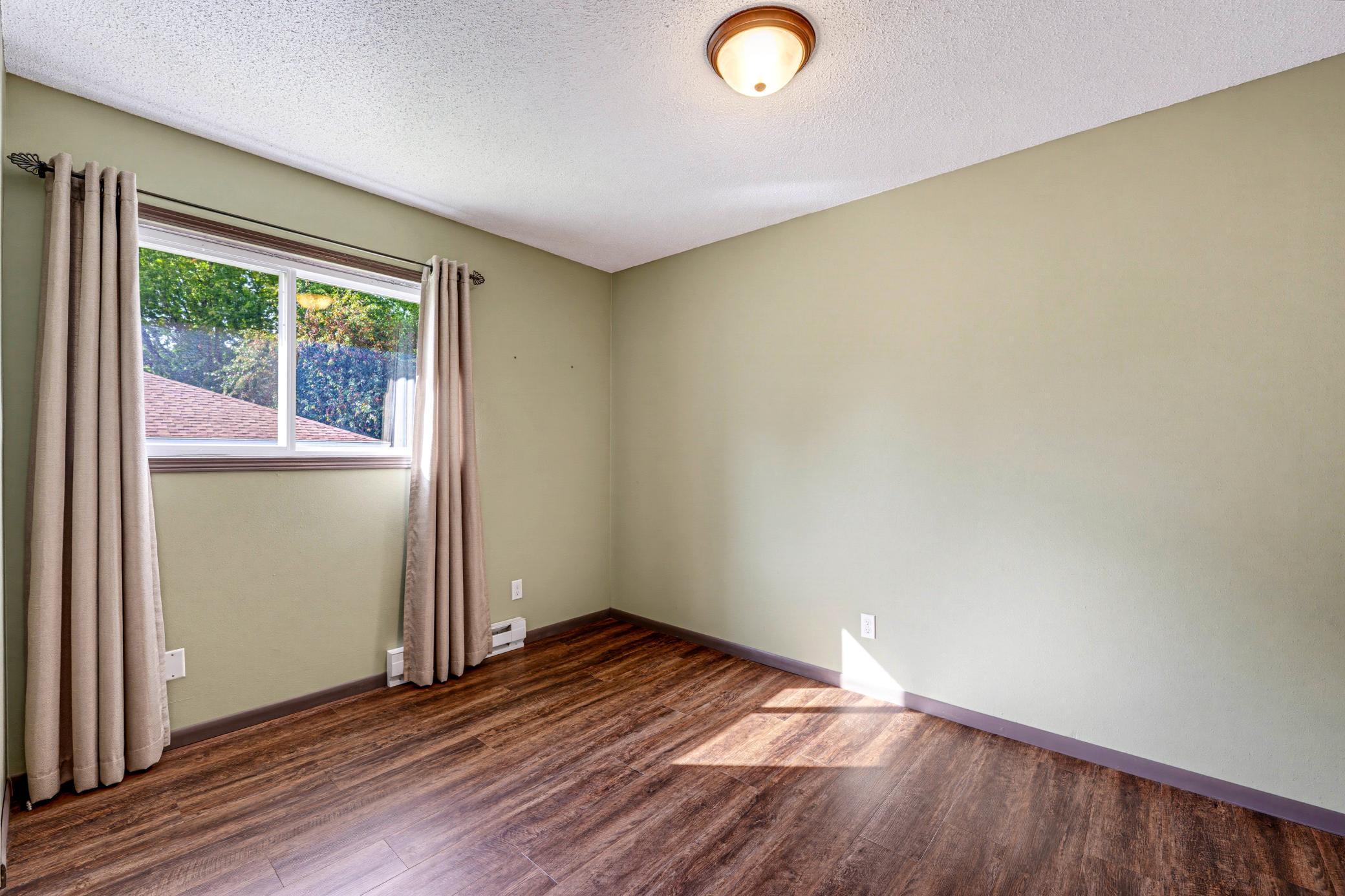 115 E Nelson Street Property Photo 15