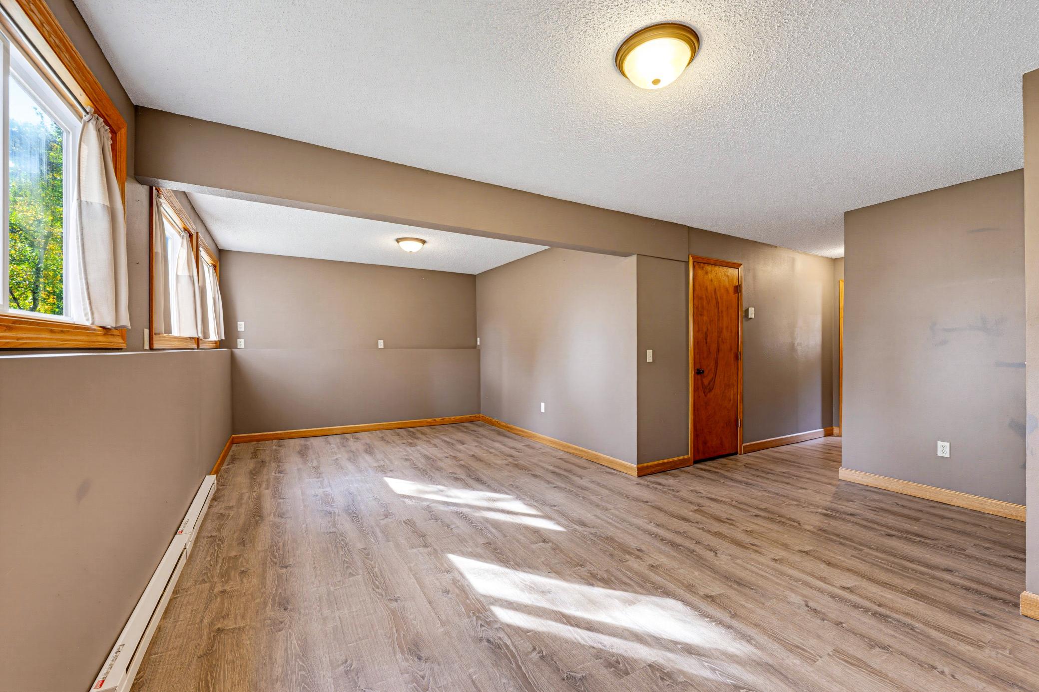 115 E Nelson Street Property Photo 18